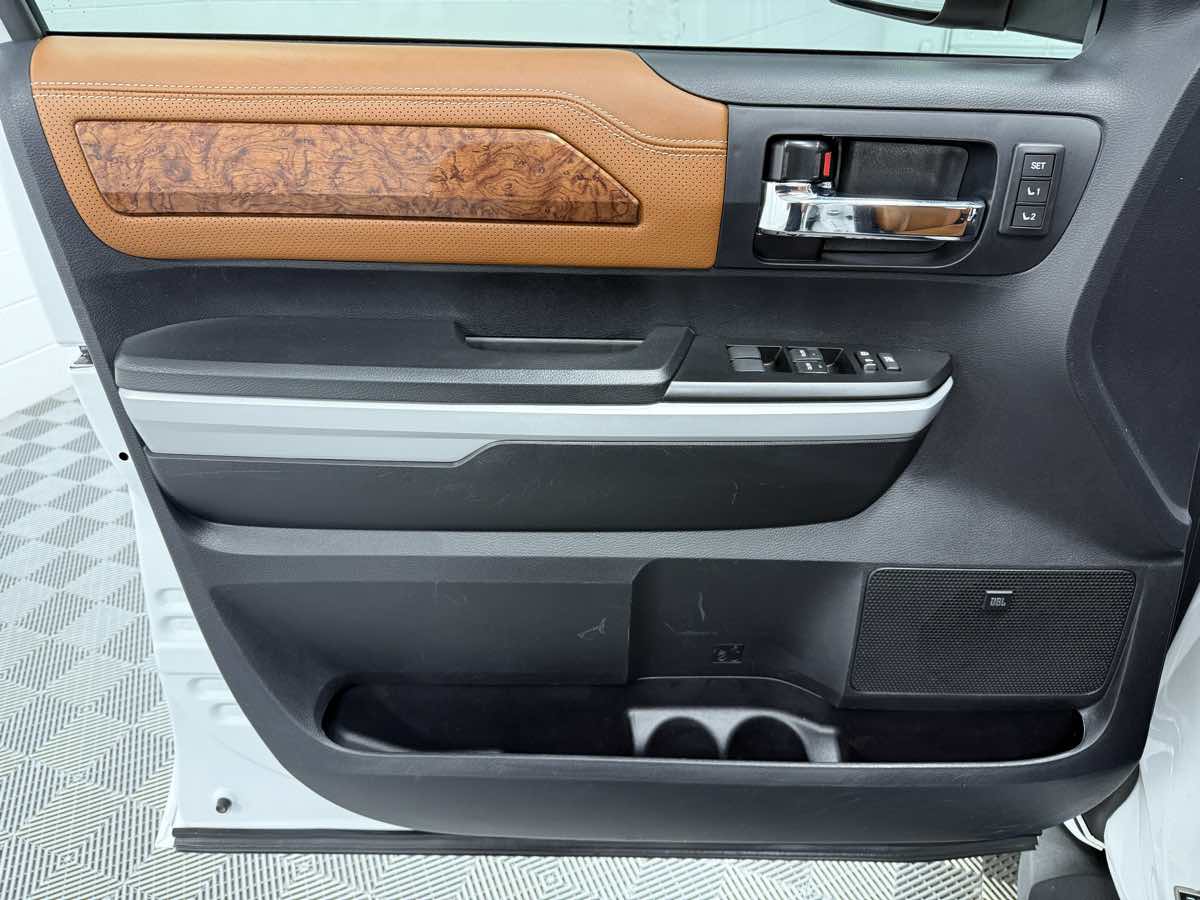 2021 Toyota Tundra Platinum Grade photo 11