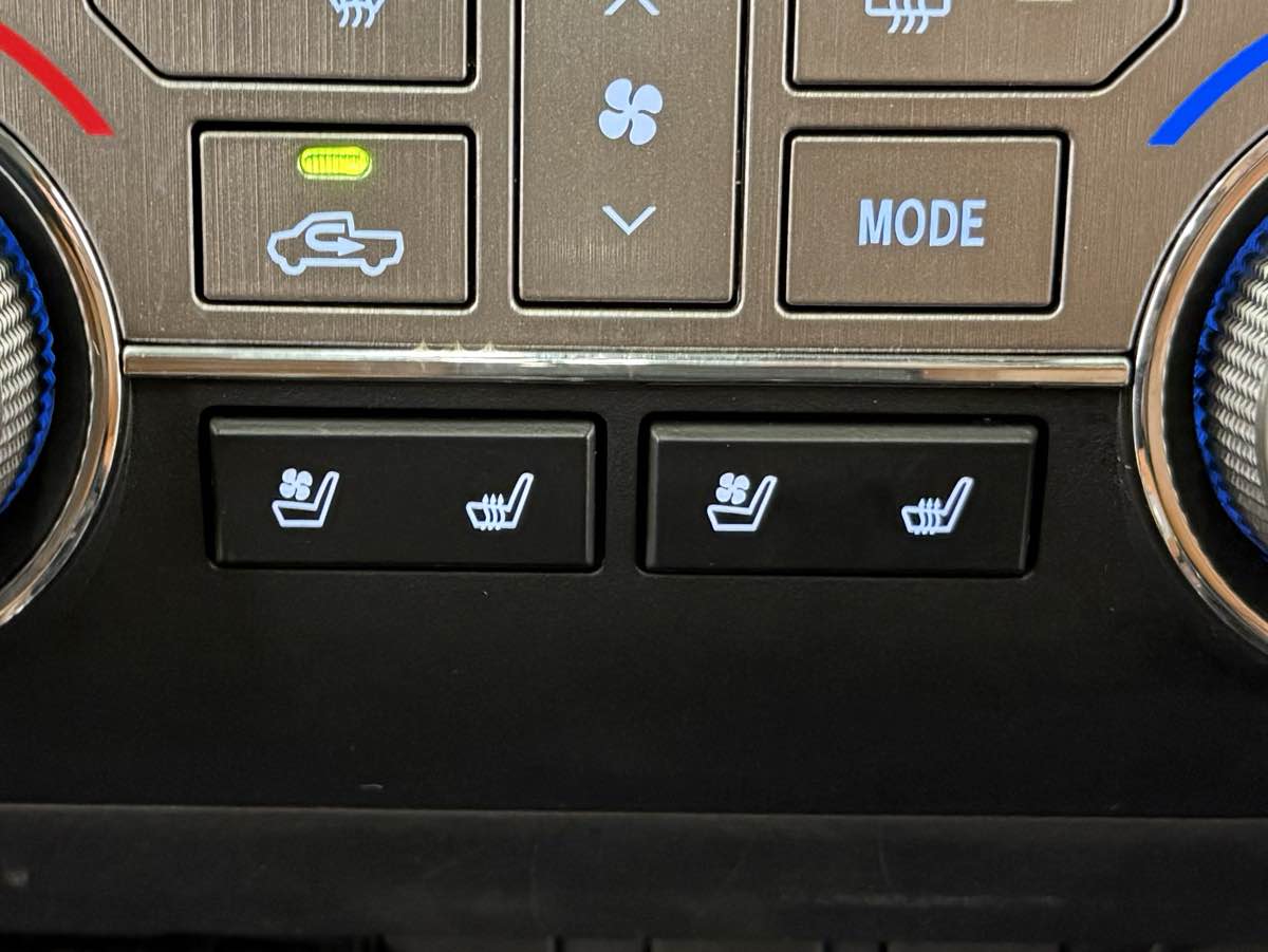 2021 Toyota Tundra Platinum Grade photo 27