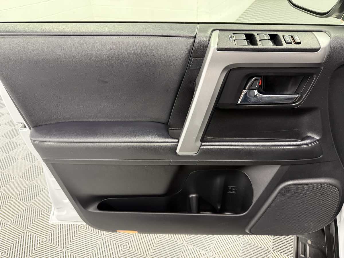 2024 Toyota 4Runner SR5 Premium photo 9