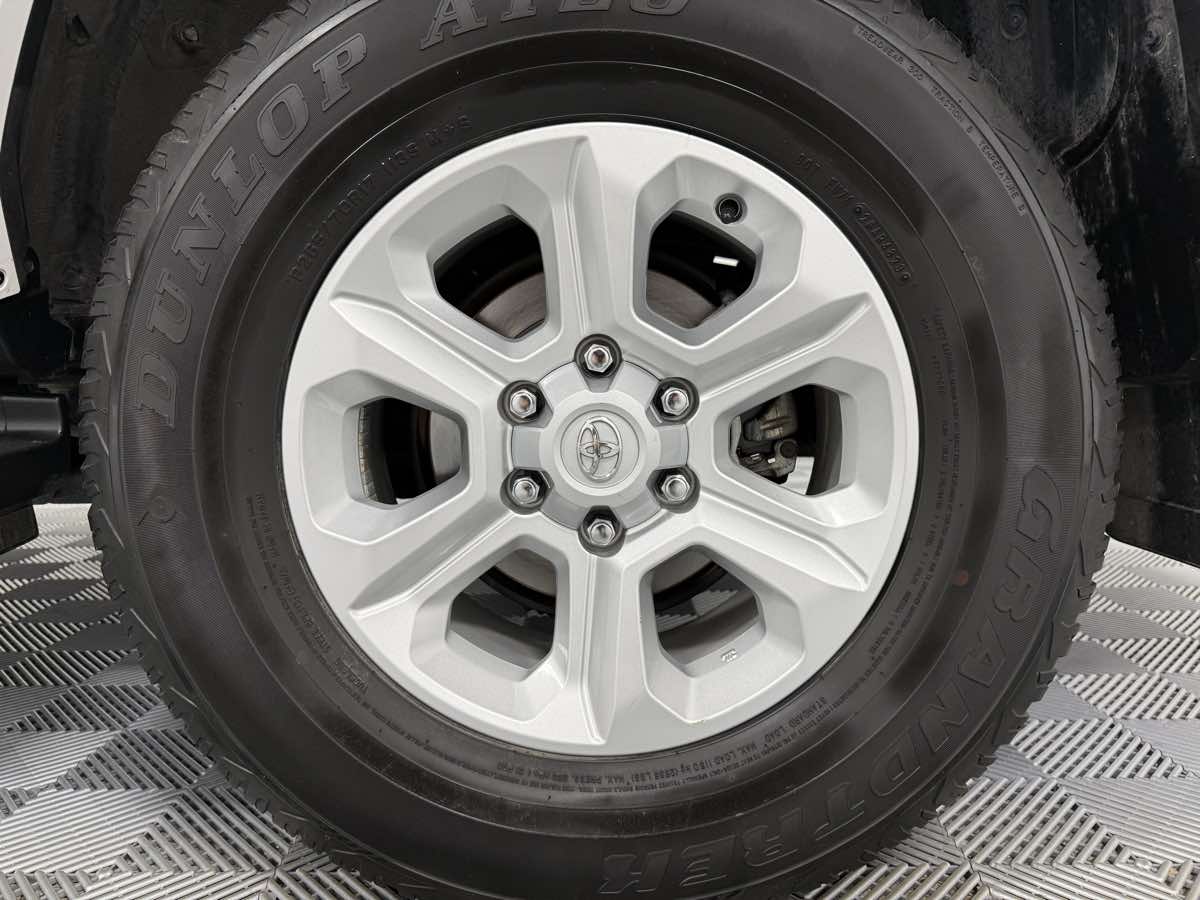 2024 Toyota 4Runner SR5 Premium photo 31