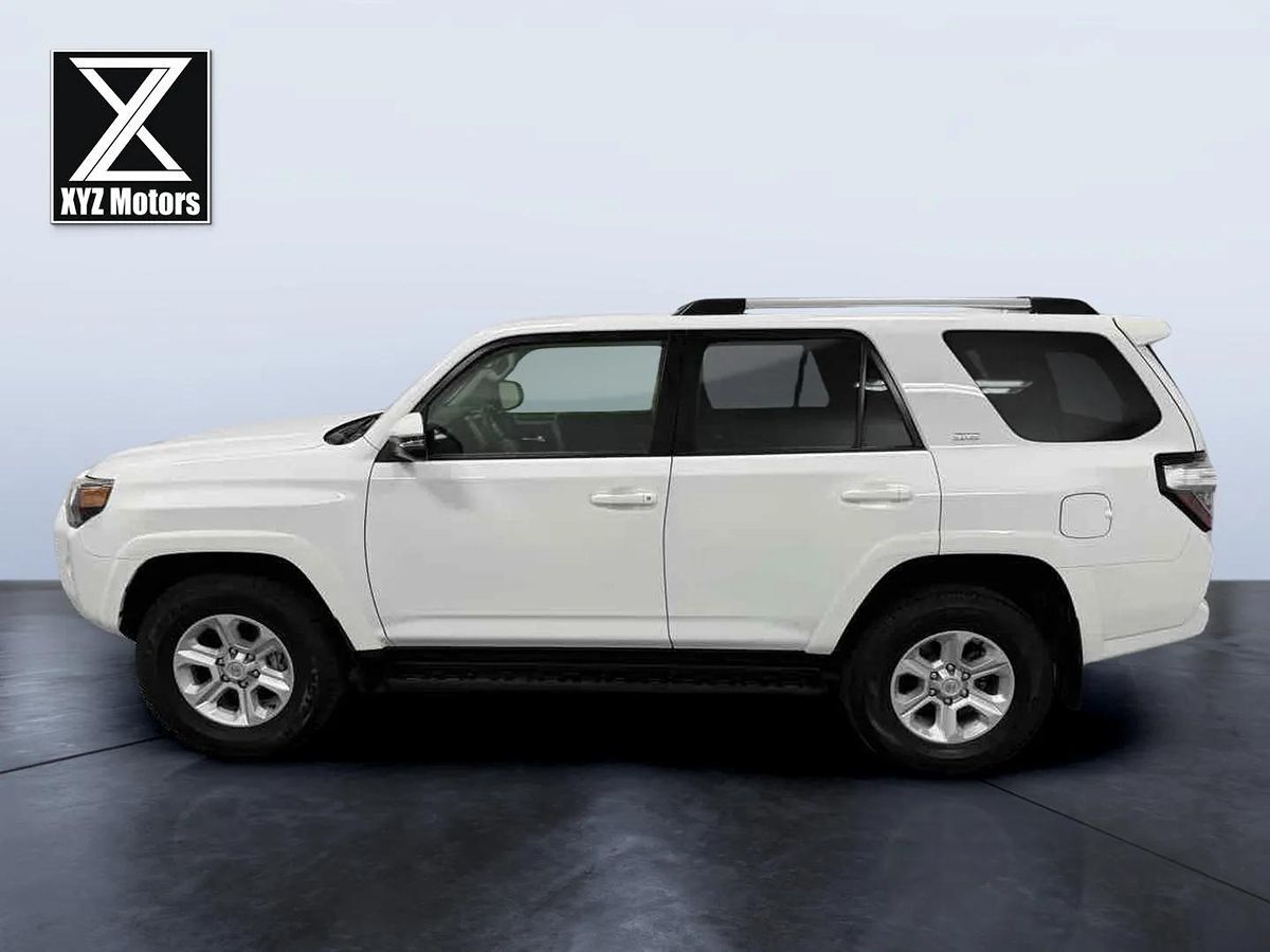 2024 Toyota 4Runner SR5 Premium photo 3