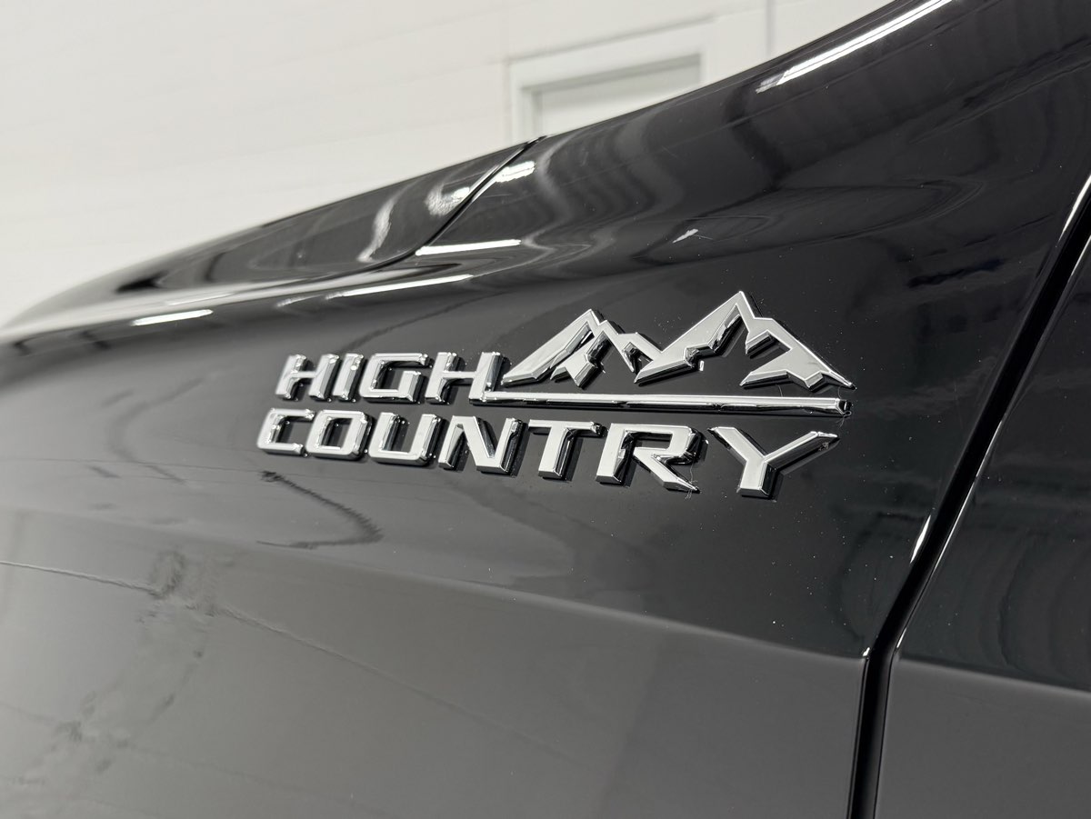 2023 Chevrolet Tahoe High Country photo 10