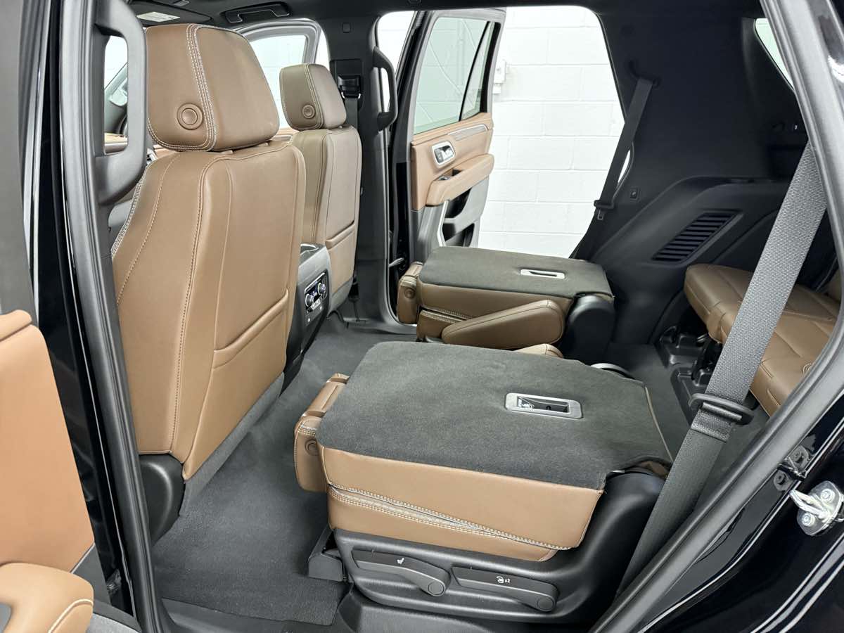 2023 Chevrolet Tahoe High Country photo 17