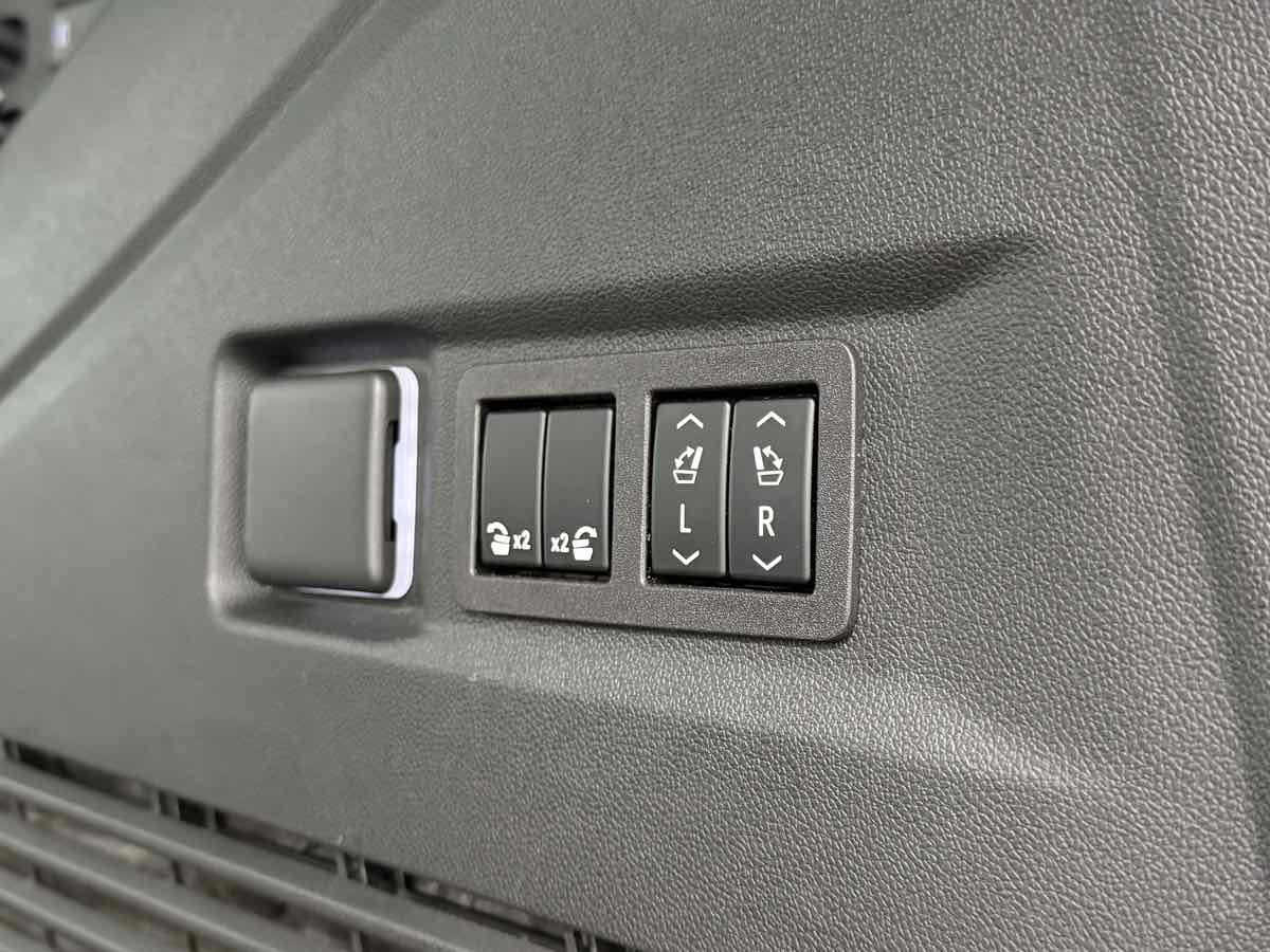 2023 Chevrolet Tahoe High Country photo 35