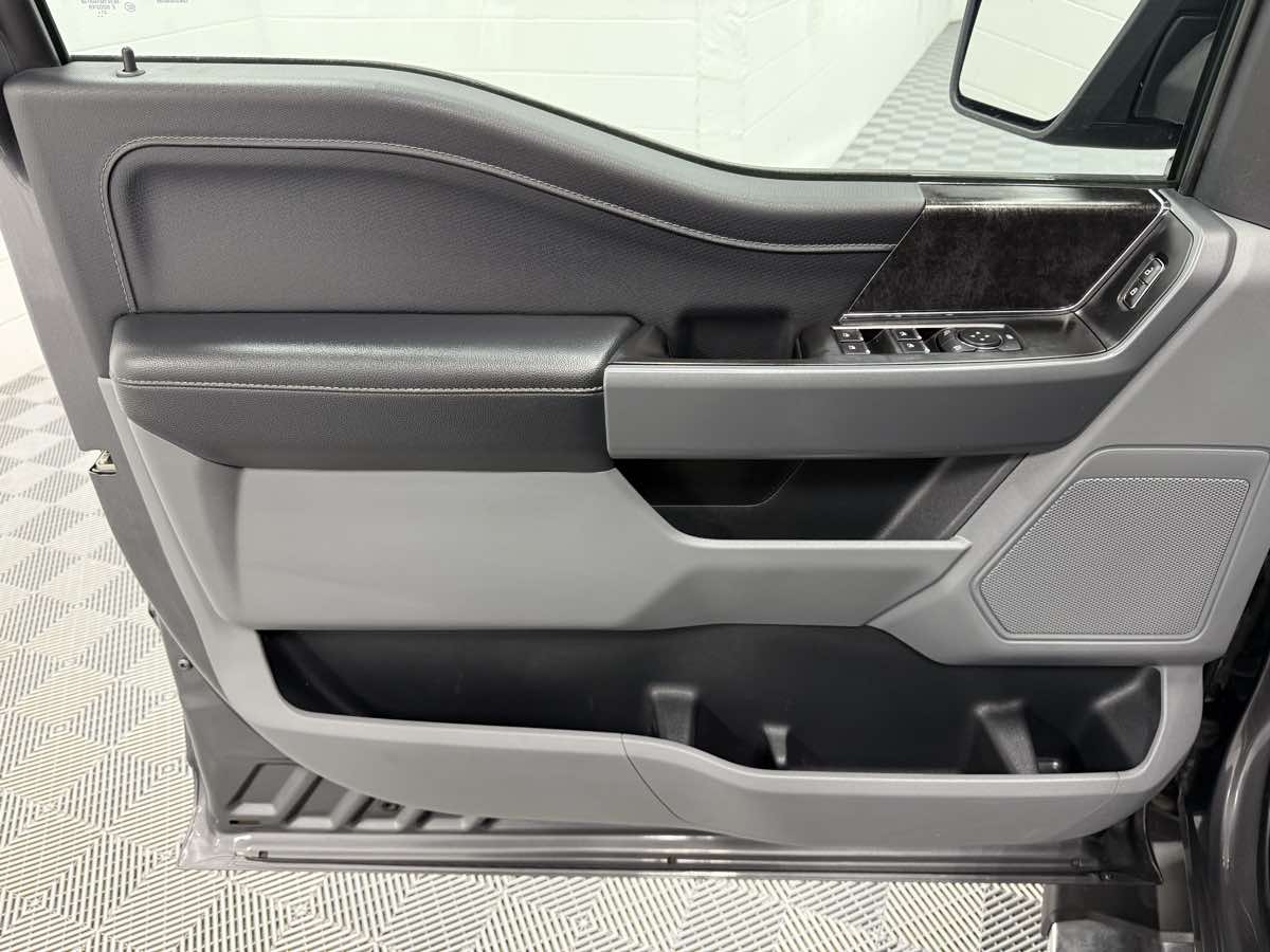 2022 Ford F-150 XLT photo 9