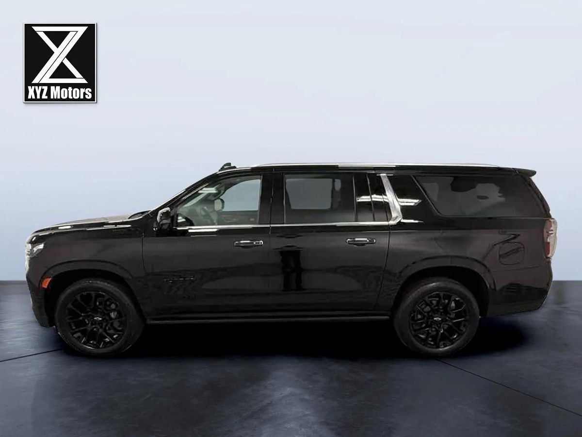 2023 Chevrolet Suburban High Country photo 3