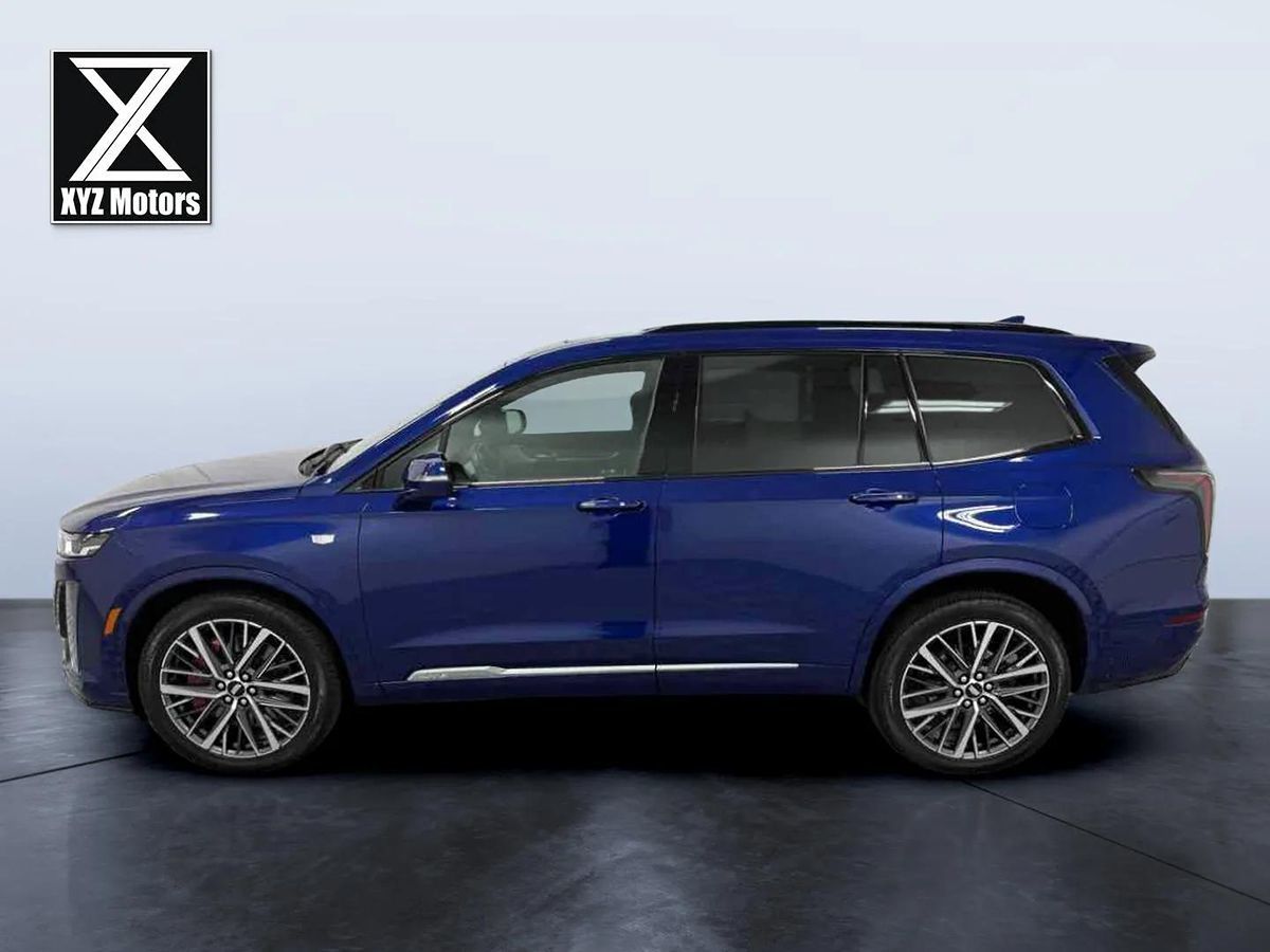 2024 Cadillac XT6 Sport photo 2