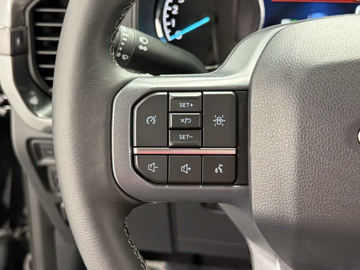 2023 Ford F-150 XLT photo 16