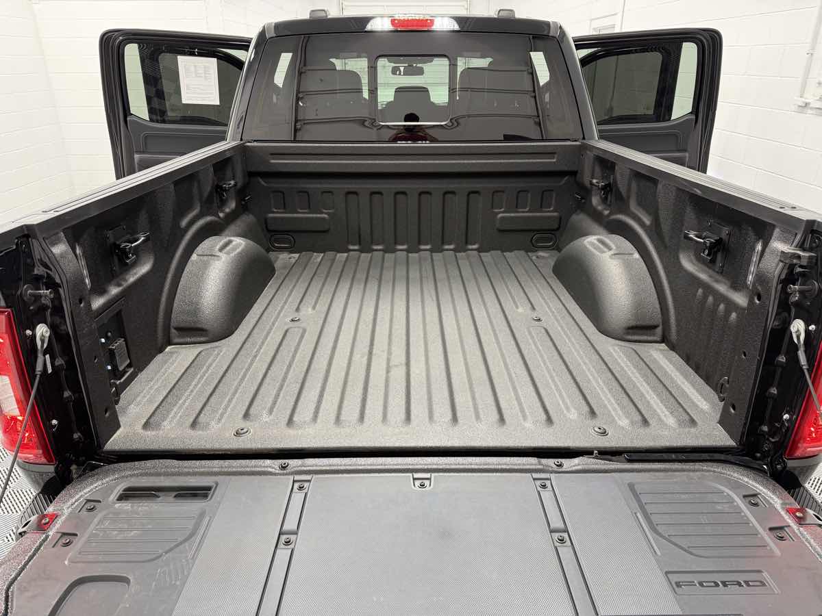 2023 Ford F-150 XLT photo 26