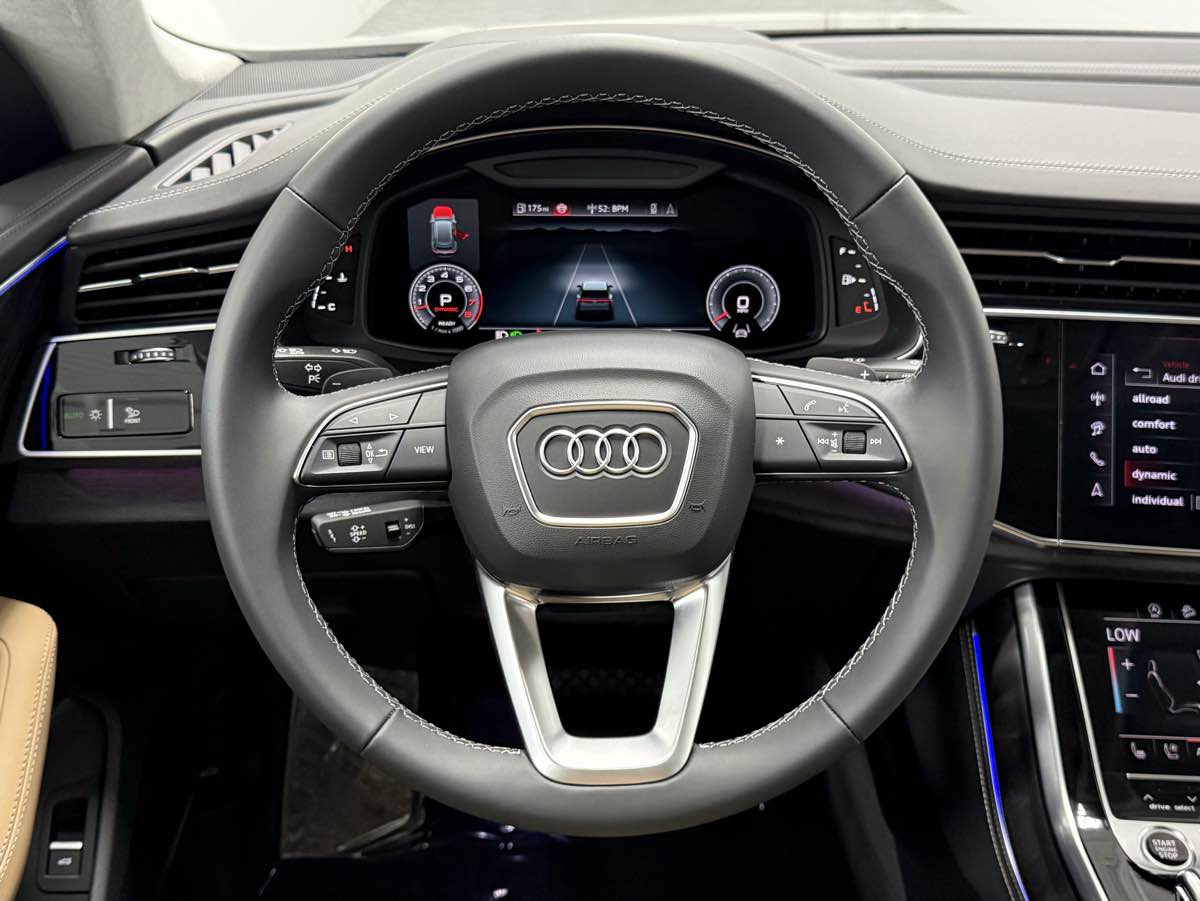 2025 Audi Q8 Prestige photo 16