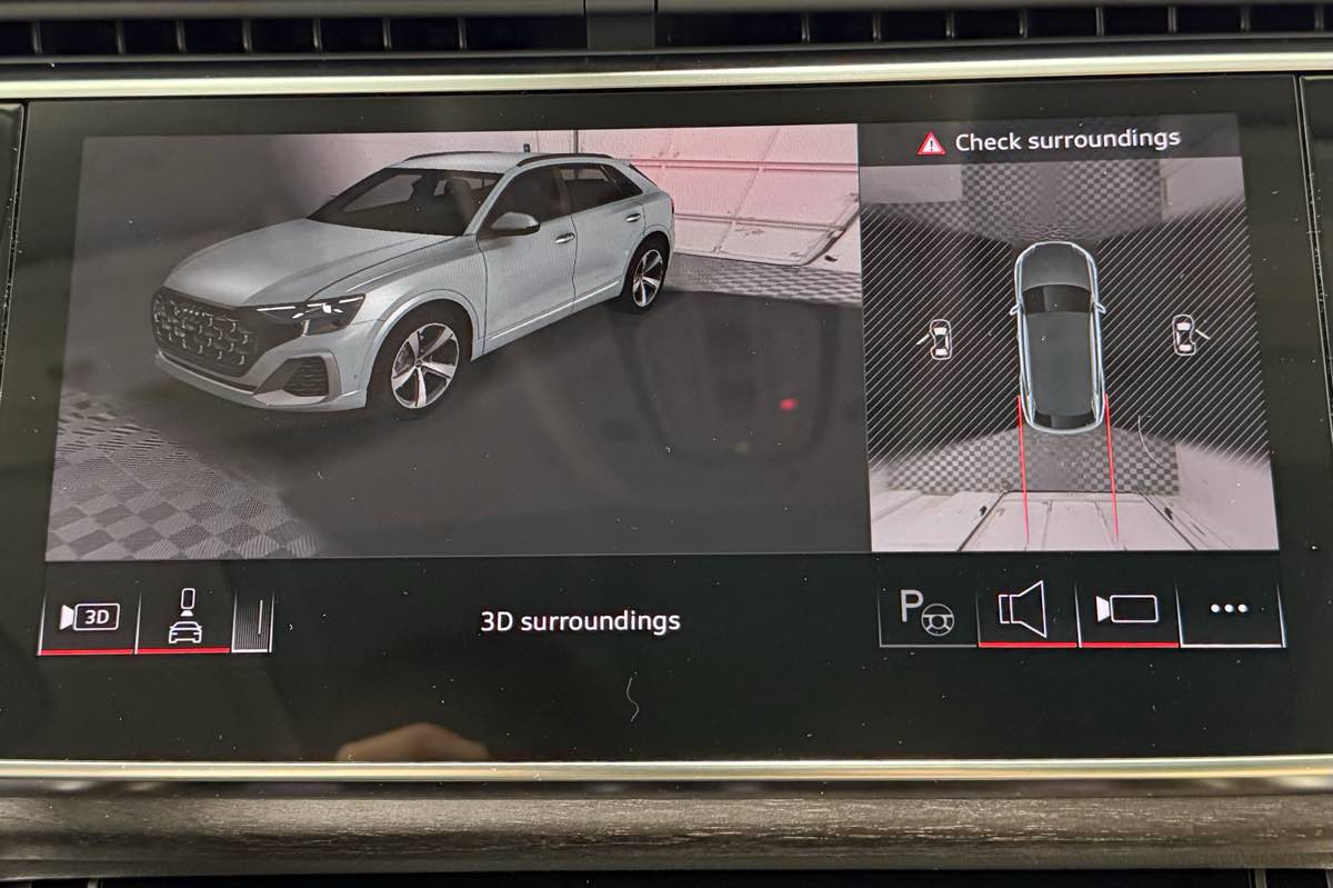 2025 Audi Q8 Prestige photo 23