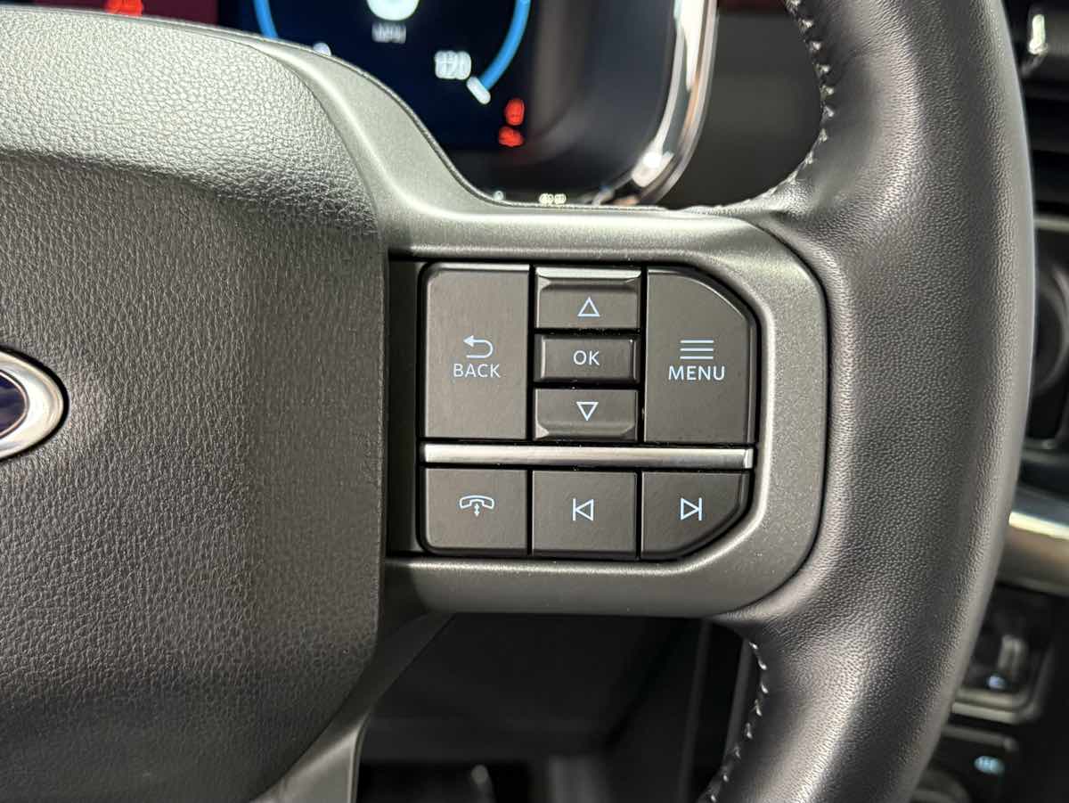 2022 Ford F-150 Lariat photo 17