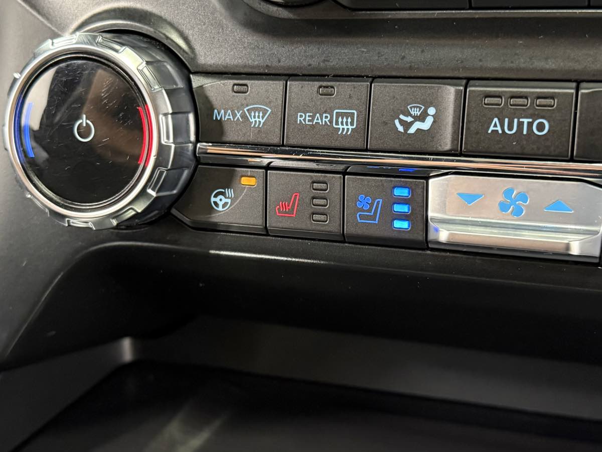 2022 Ford F-150 Lariat photo 25