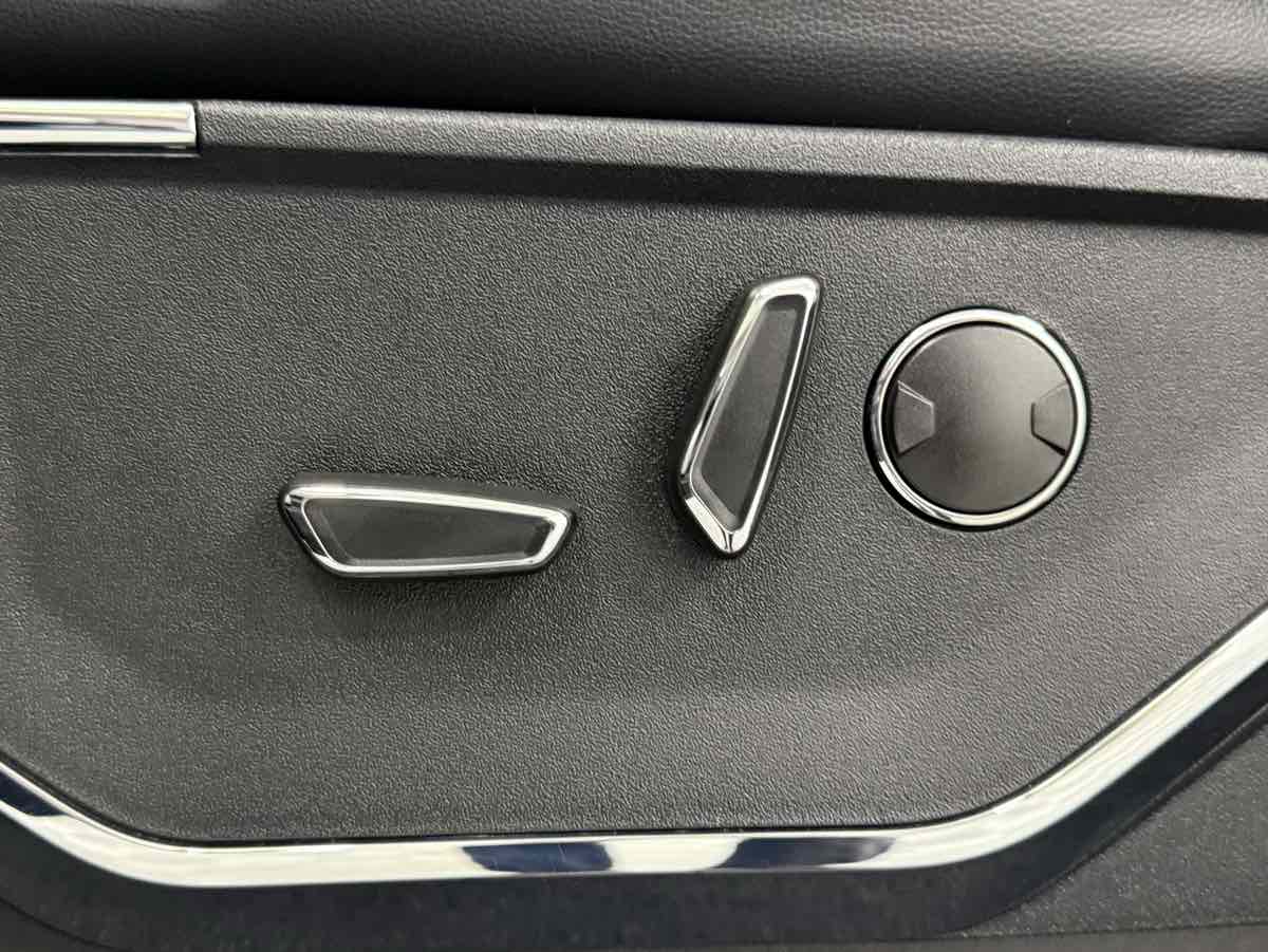 2022 Ford F-150 Lariat photo 29
