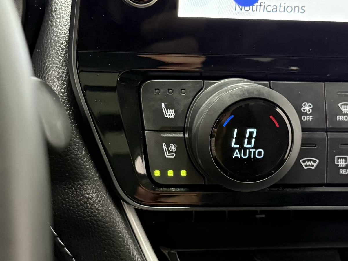 2024 Toyota Grand Highlander Hybrid Limited photo 24