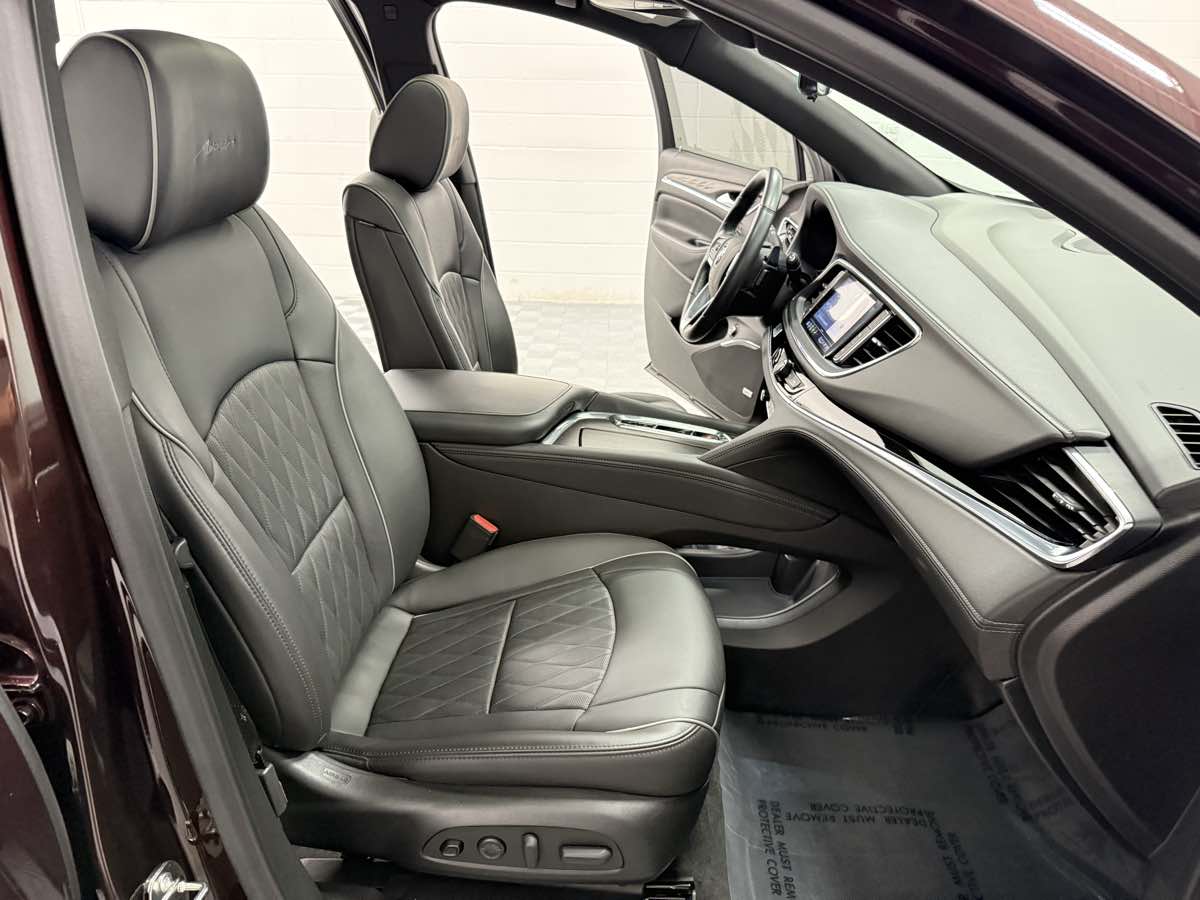 2024 Buick Enclave Avenir photo 16