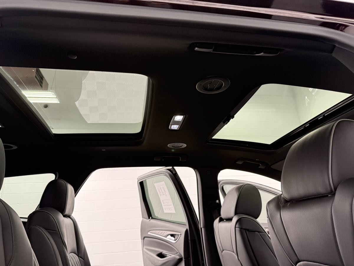 2024 Buick Enclave Avenir photo 30
