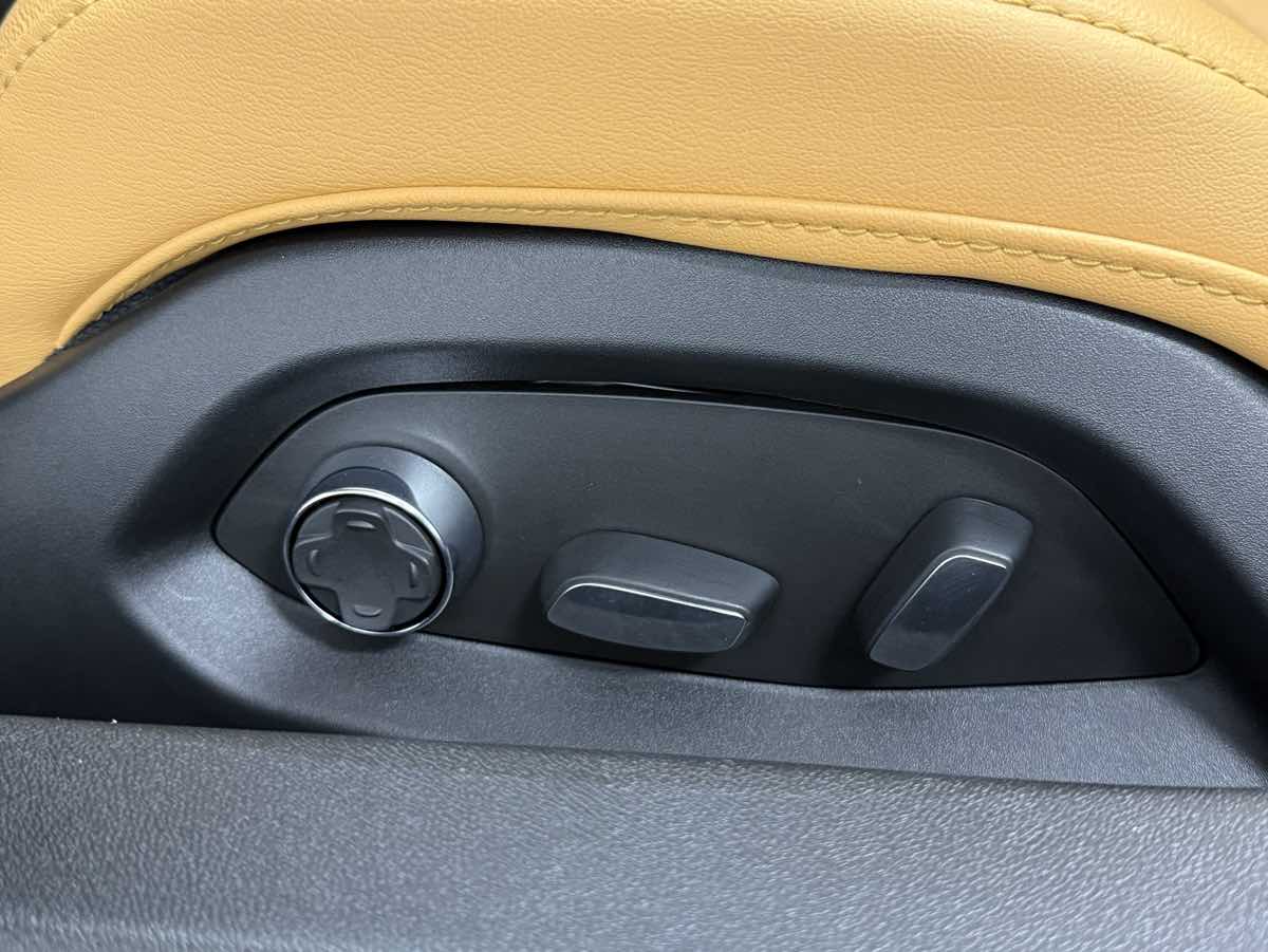 2023 Chevrolet Corvette 2LT photo 30