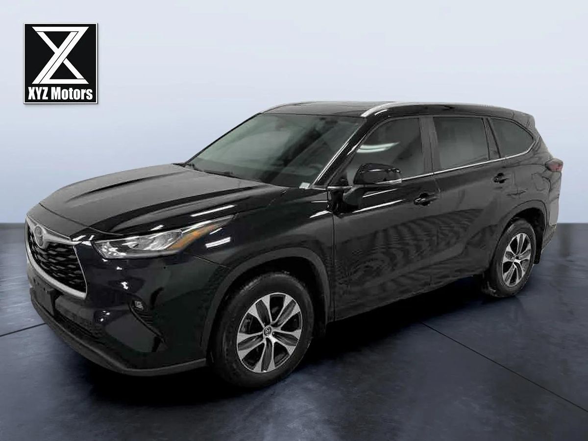 2024 Toyota Highlander XLE's photo