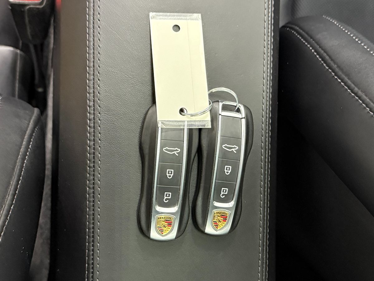 2024 Porsche 911 GTS - Photo 42
