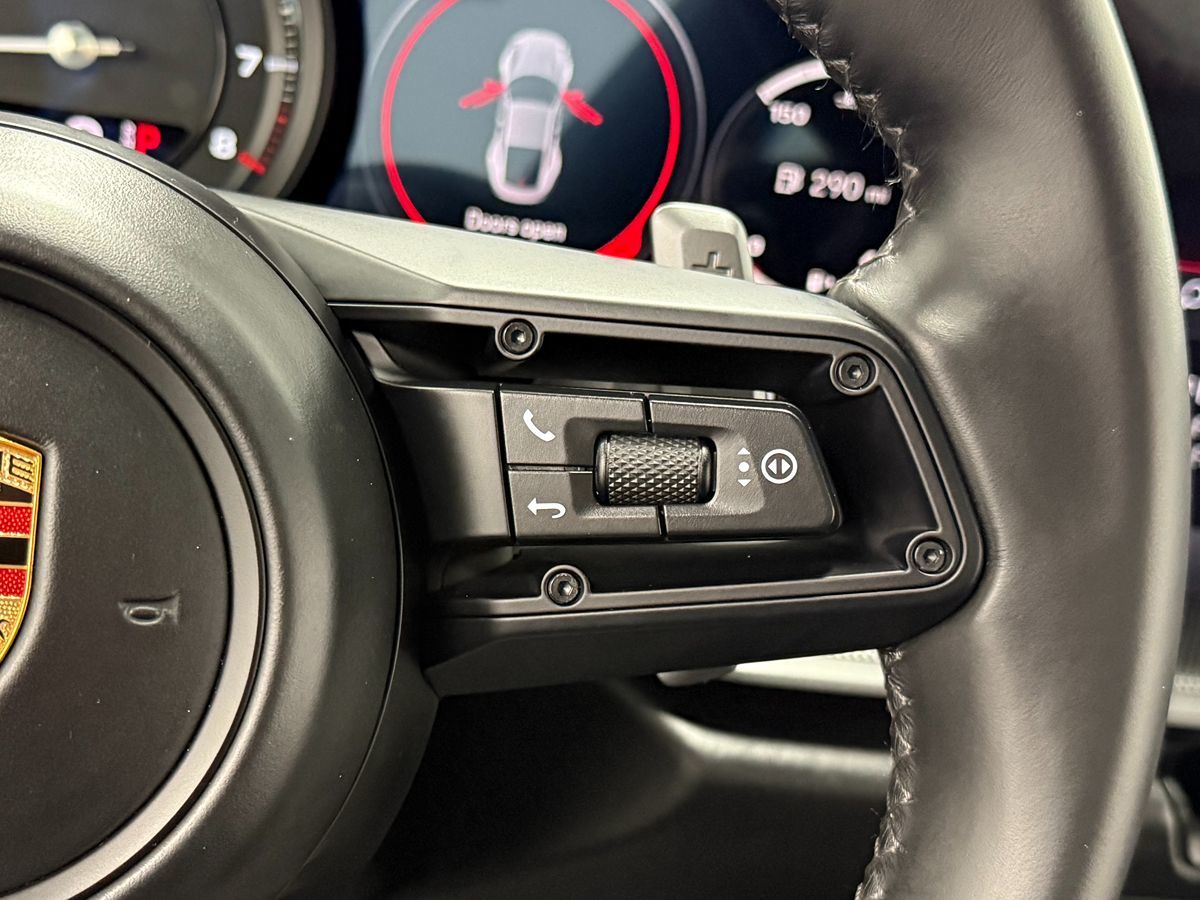 2024 Porsche 911 GTS - Photo 24