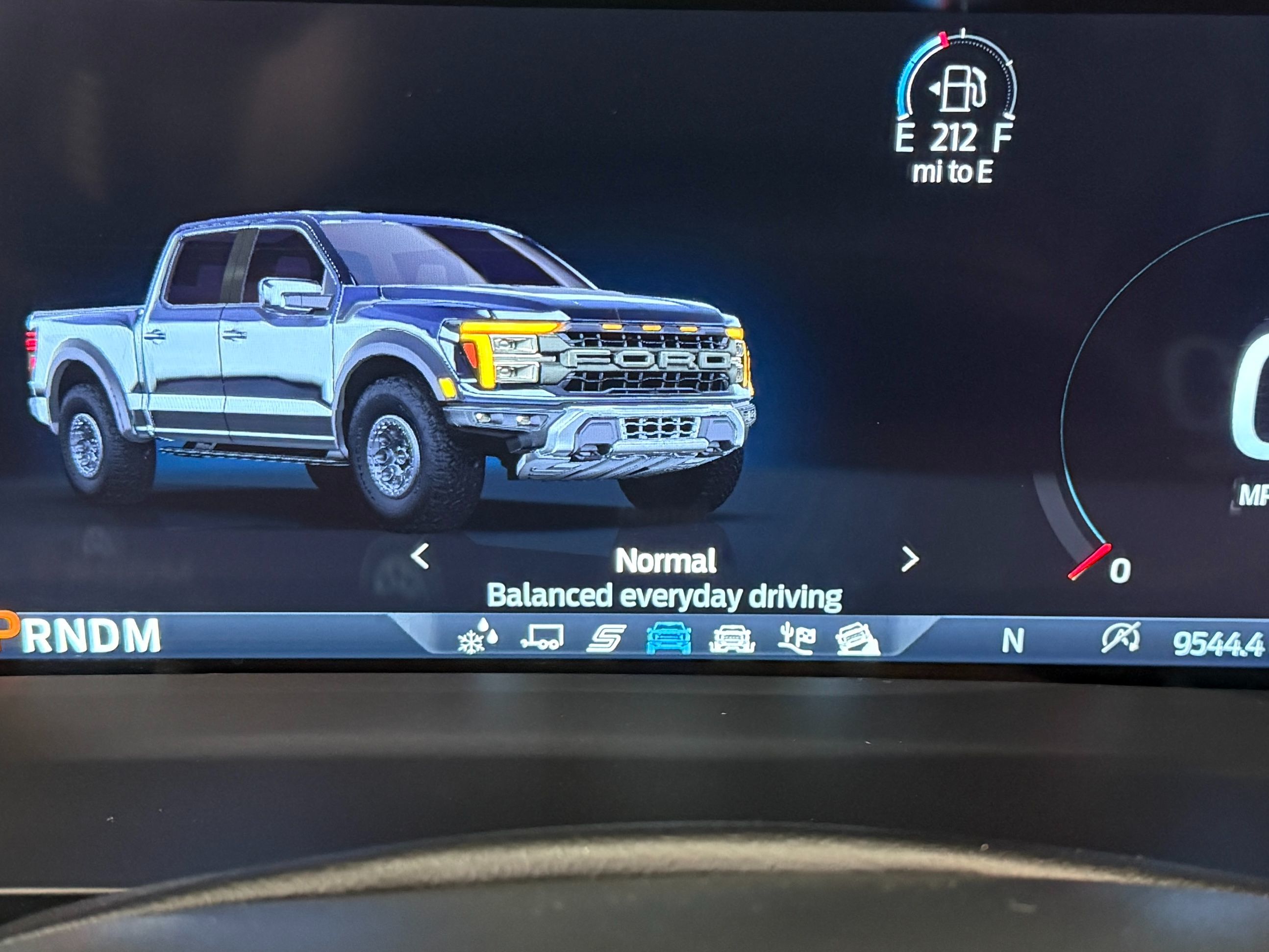 2025 Ford F-150 Raptor - Photo 26