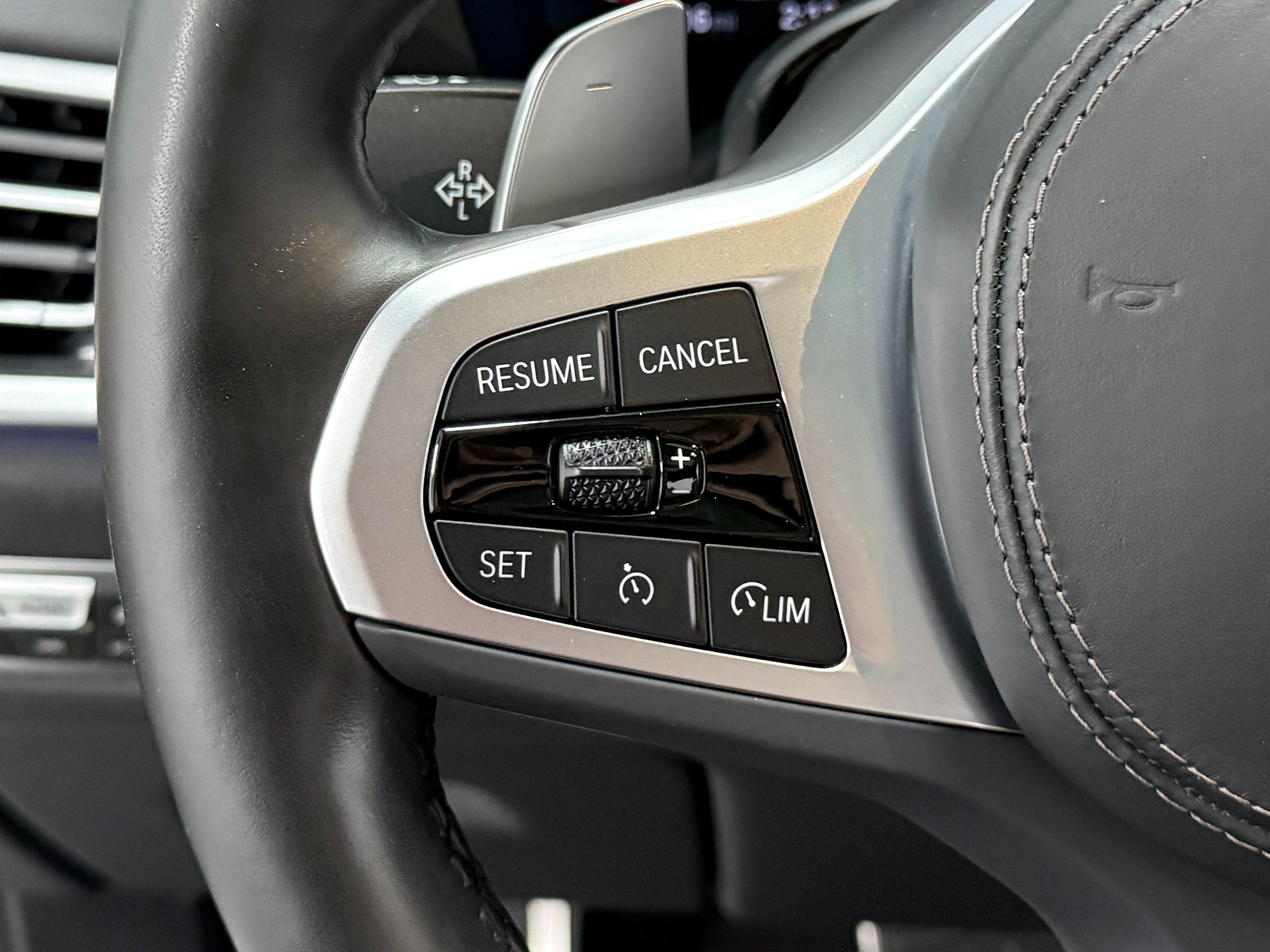 BMW X7 photo 24