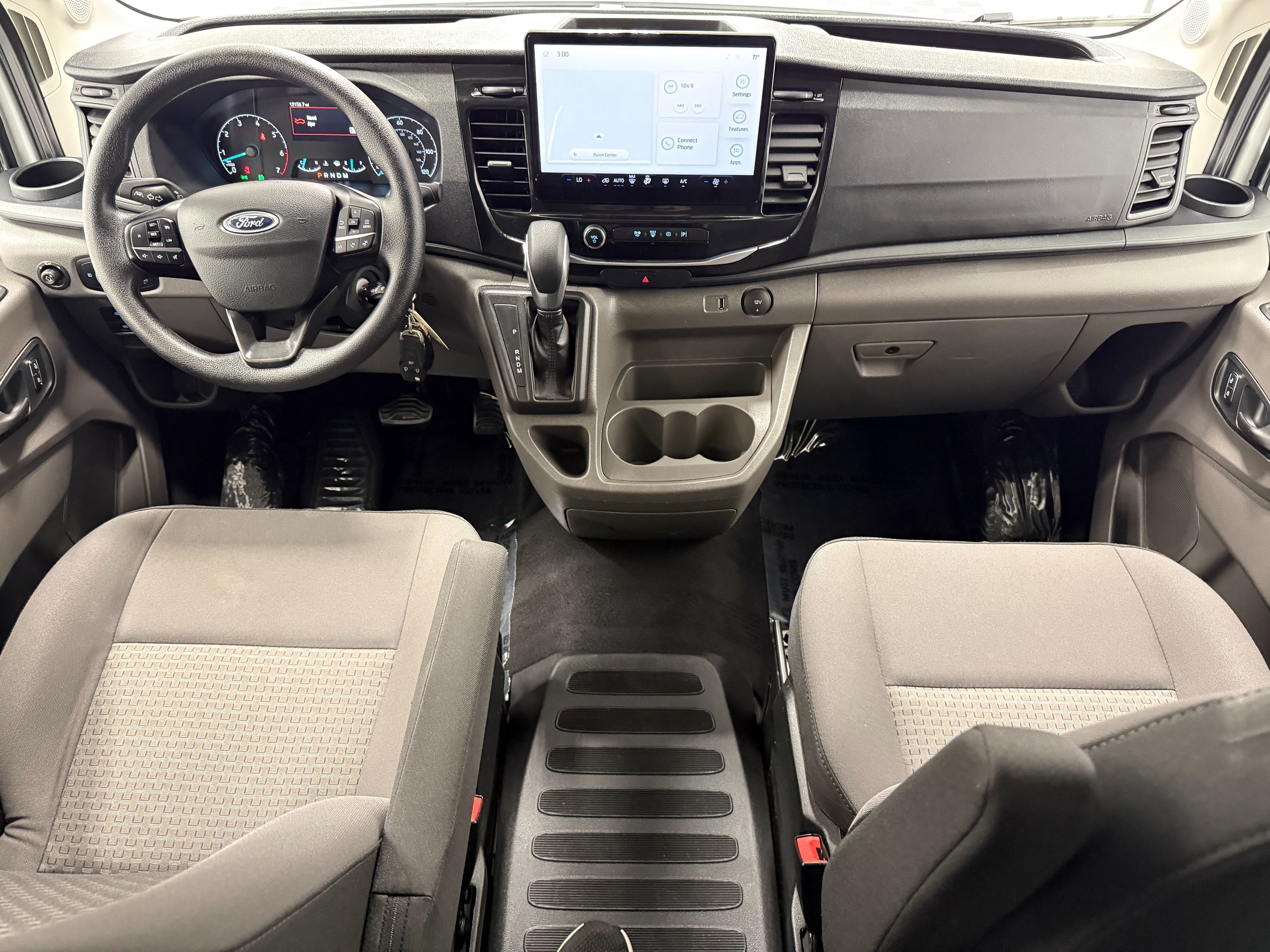 Ford Transit photo 11