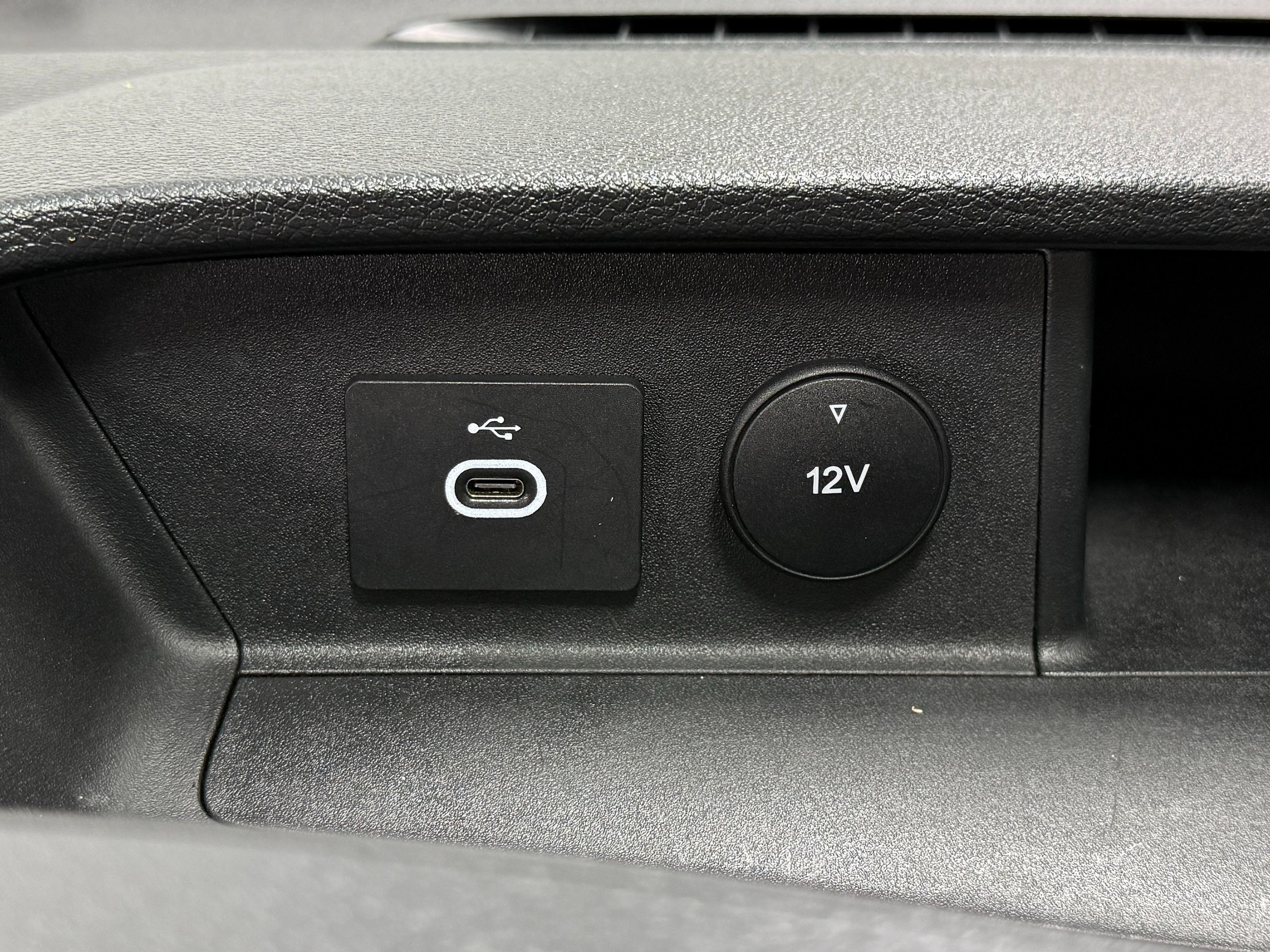 Ford Transit photo 25