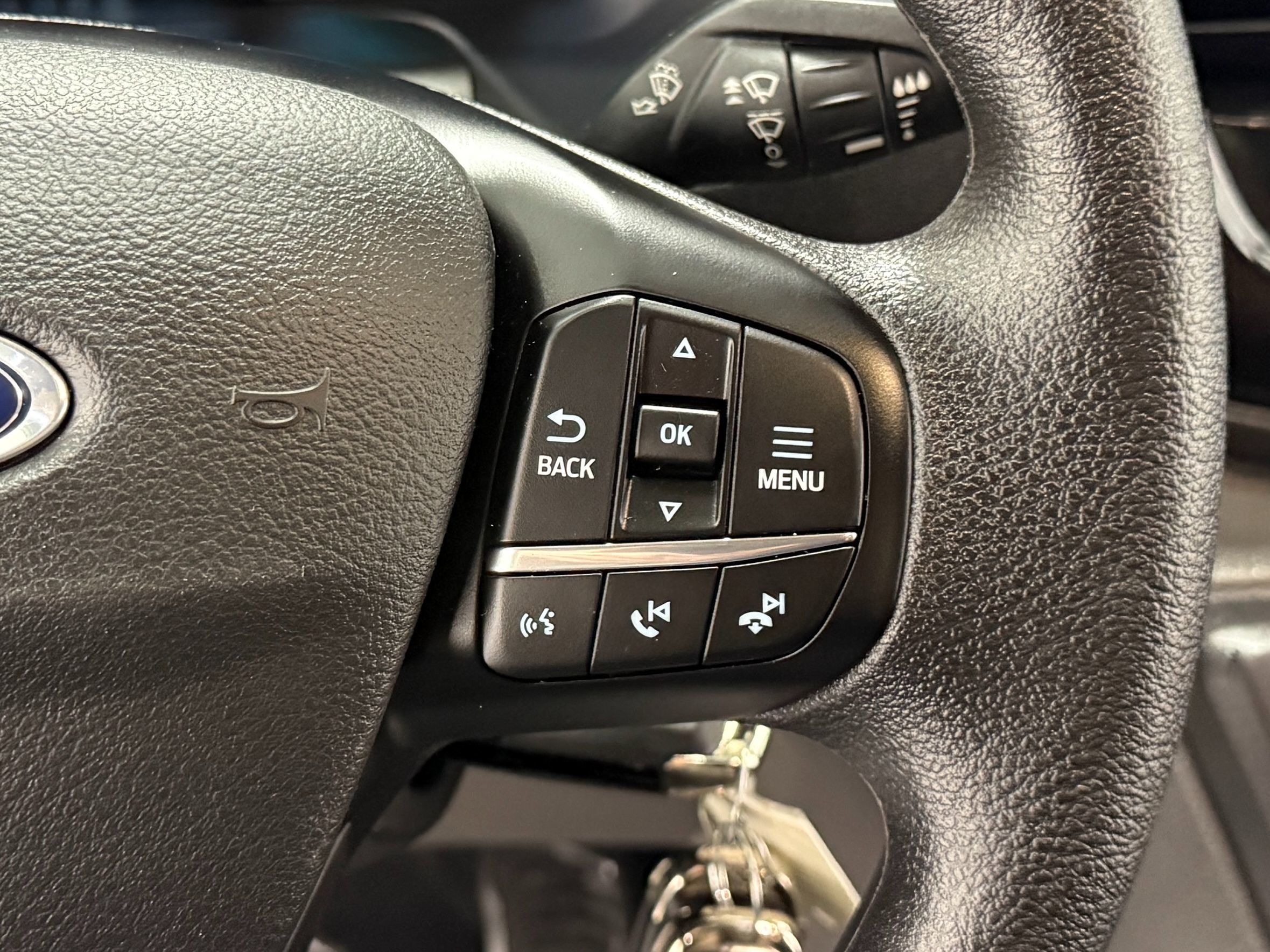 Ford Transit photo 17