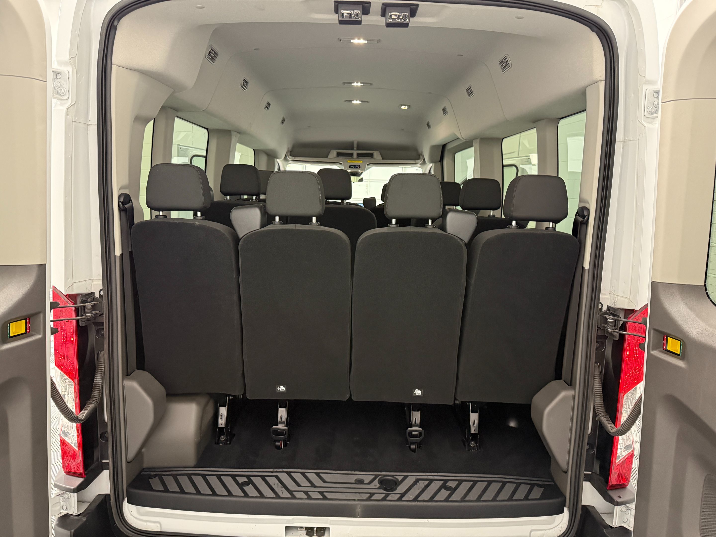 Ford Transit photo 27
