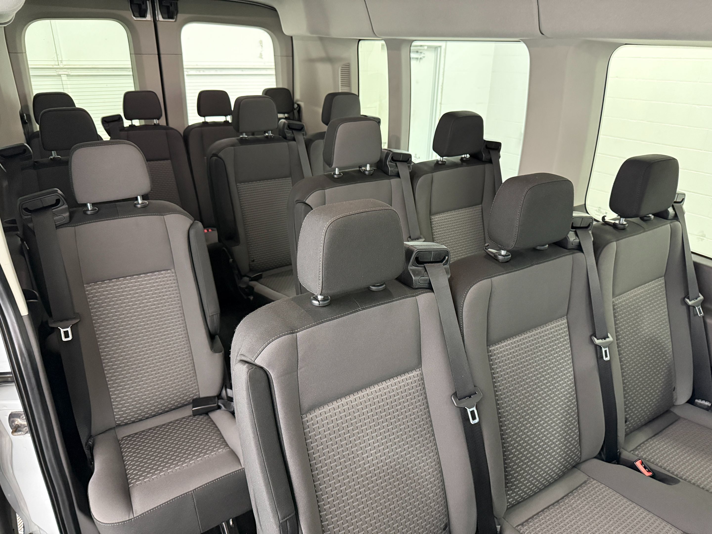 Ford Transit photo 13
