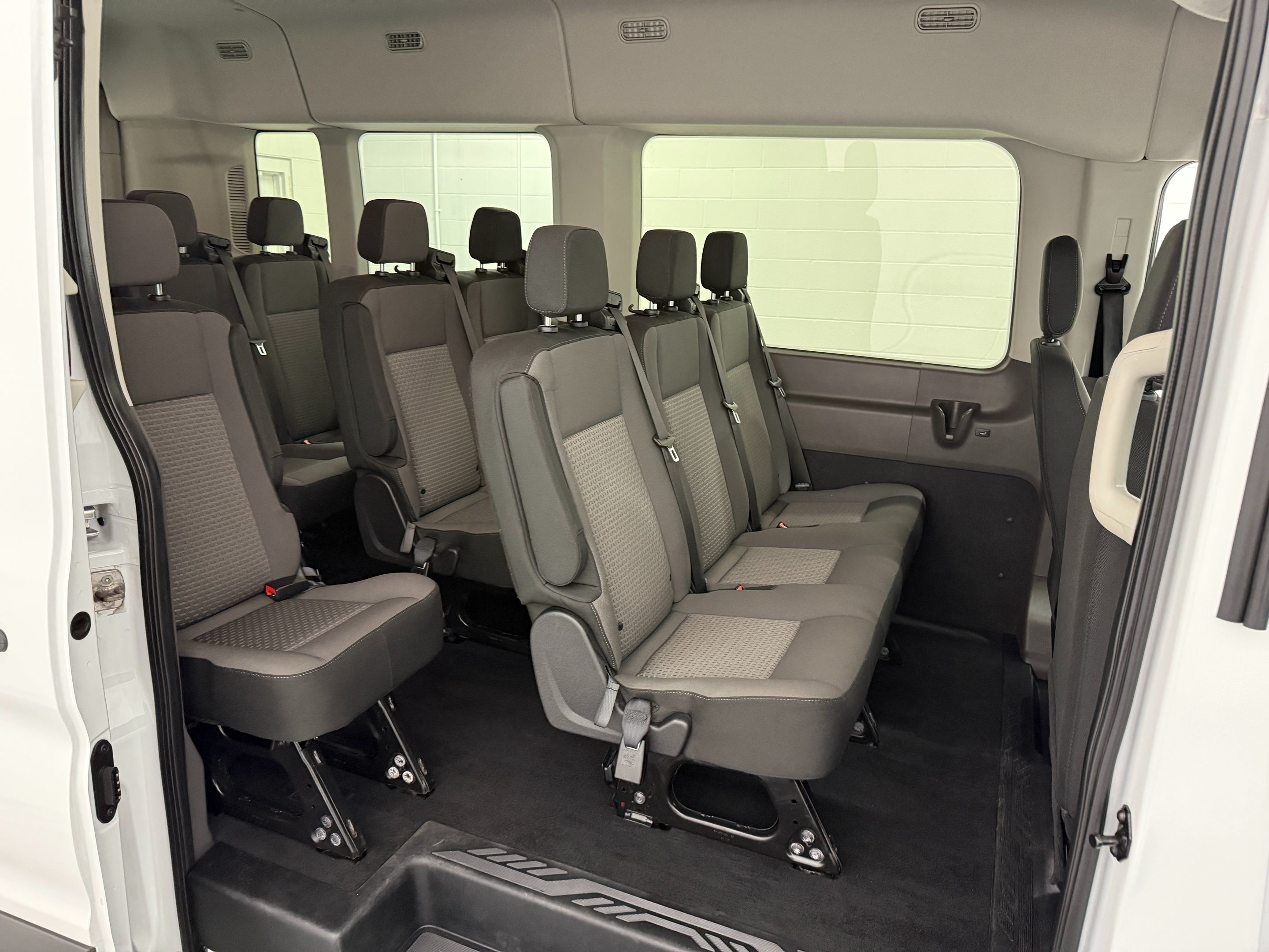 Ford Transit photo 12