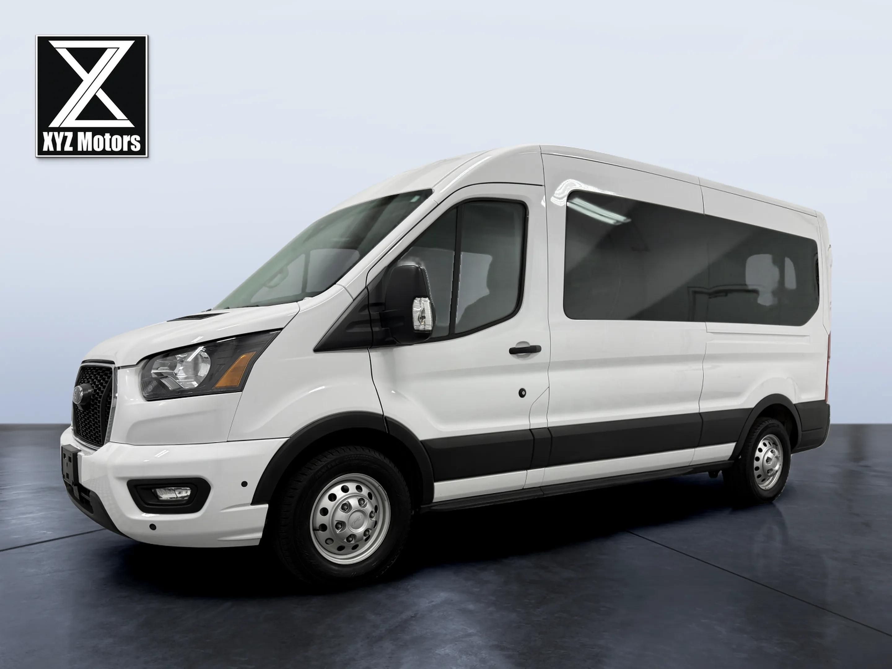 Ford Transit photo 2