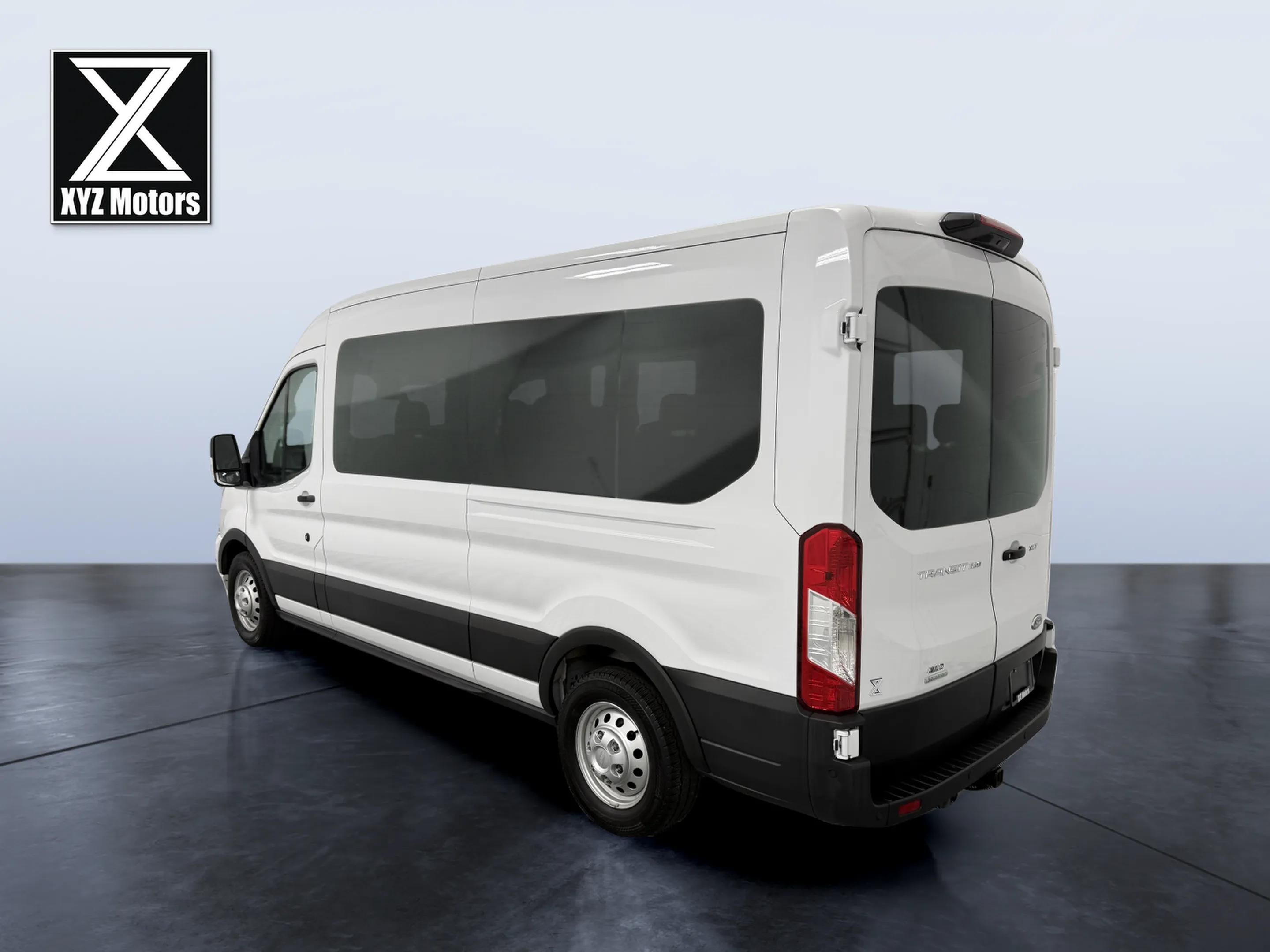 Ford Transit photo 4