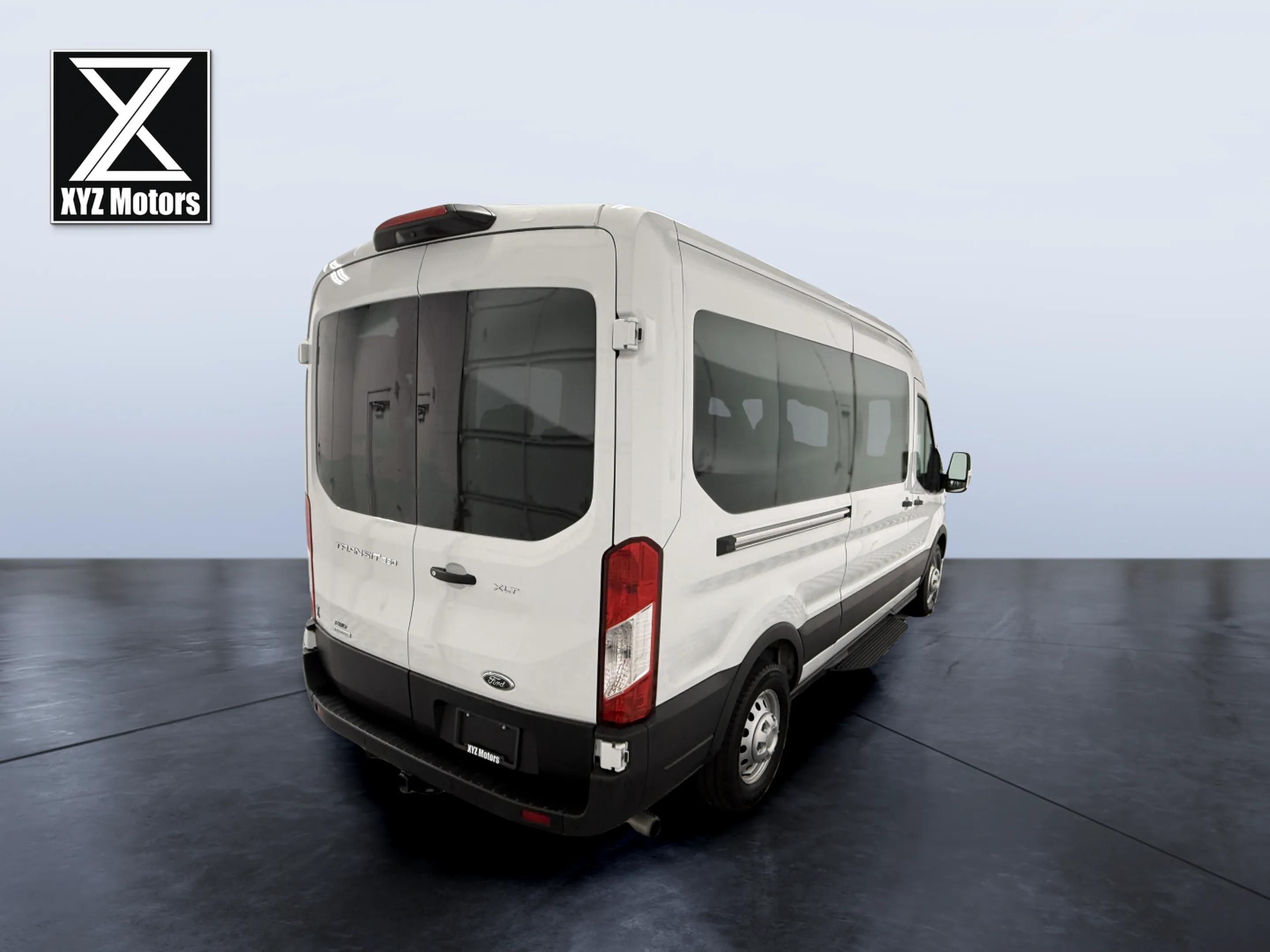 Ford Transit photo 5