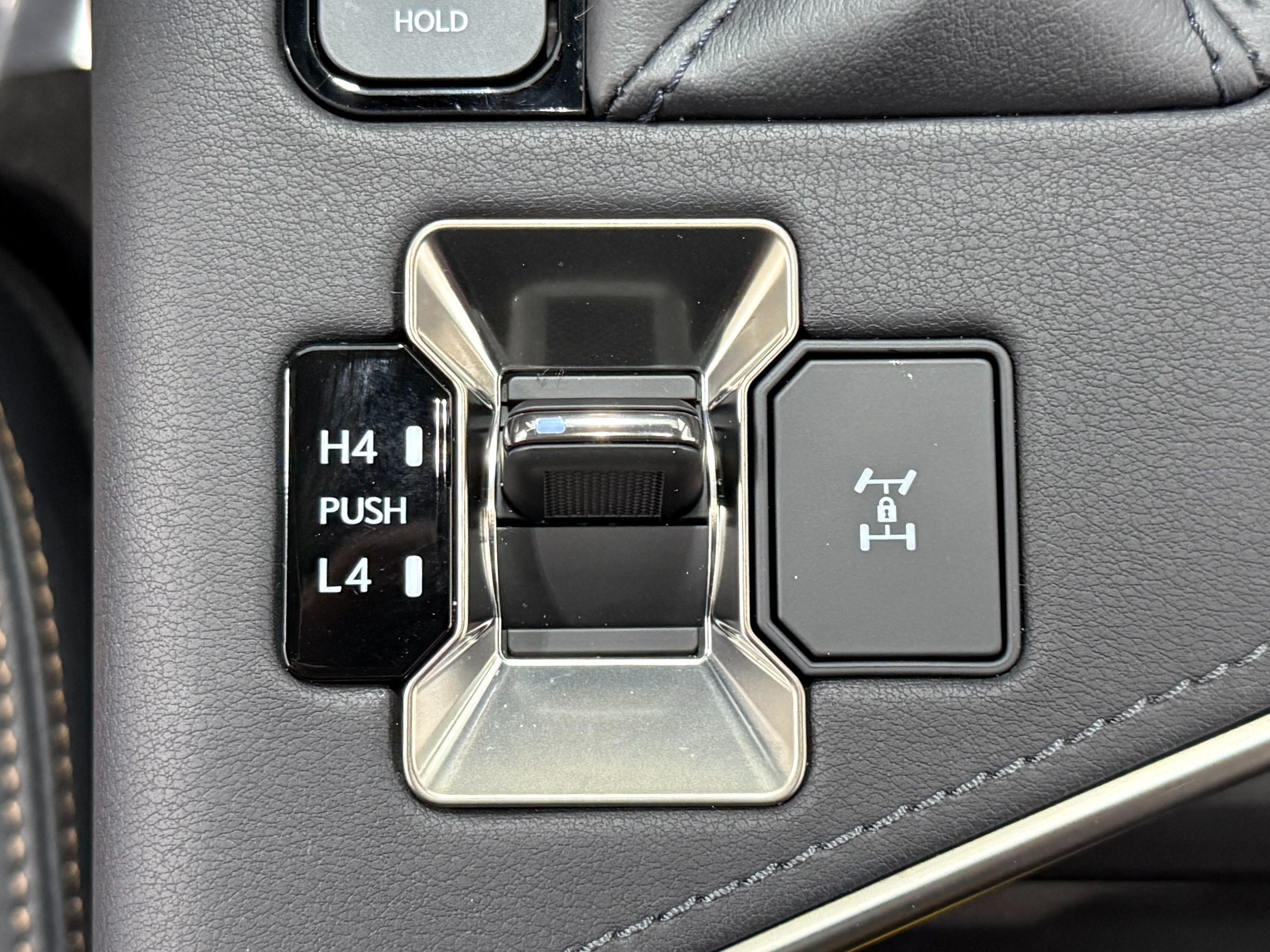 Lexus GX photo 33