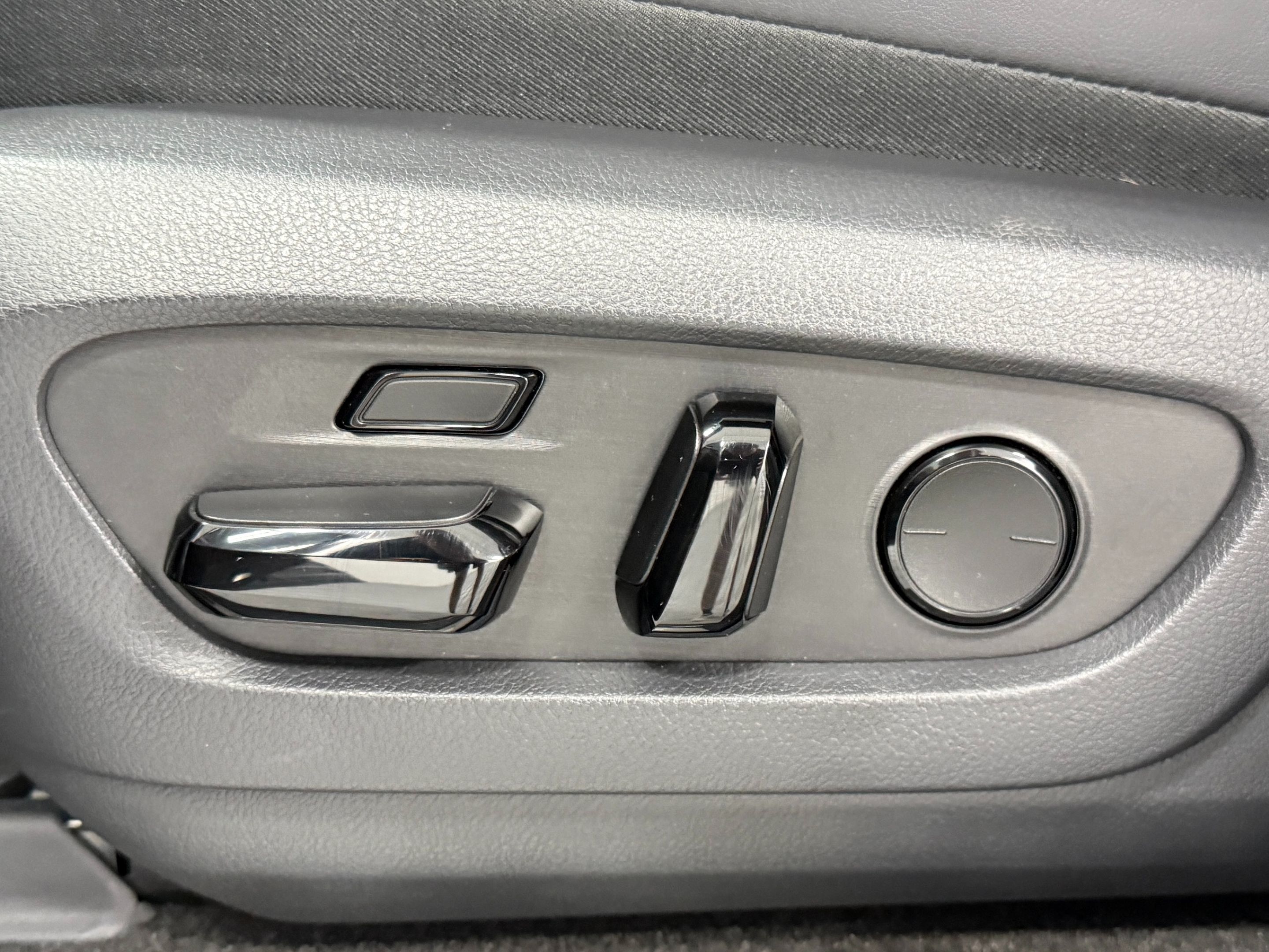 Lexus GX photo 35