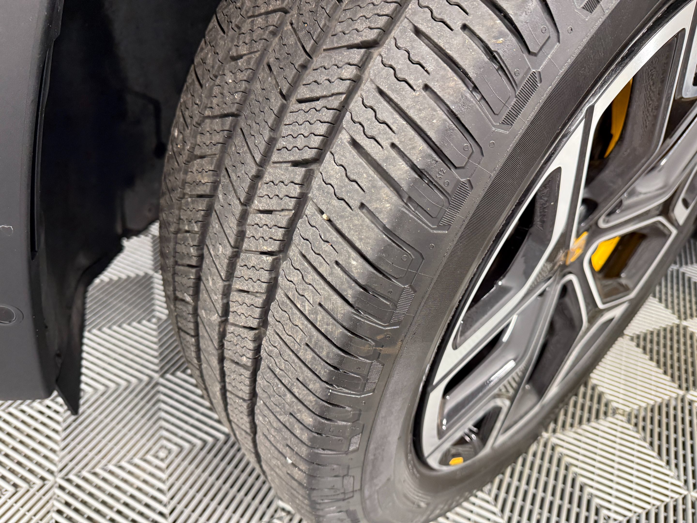 Rivian R1S photo 41