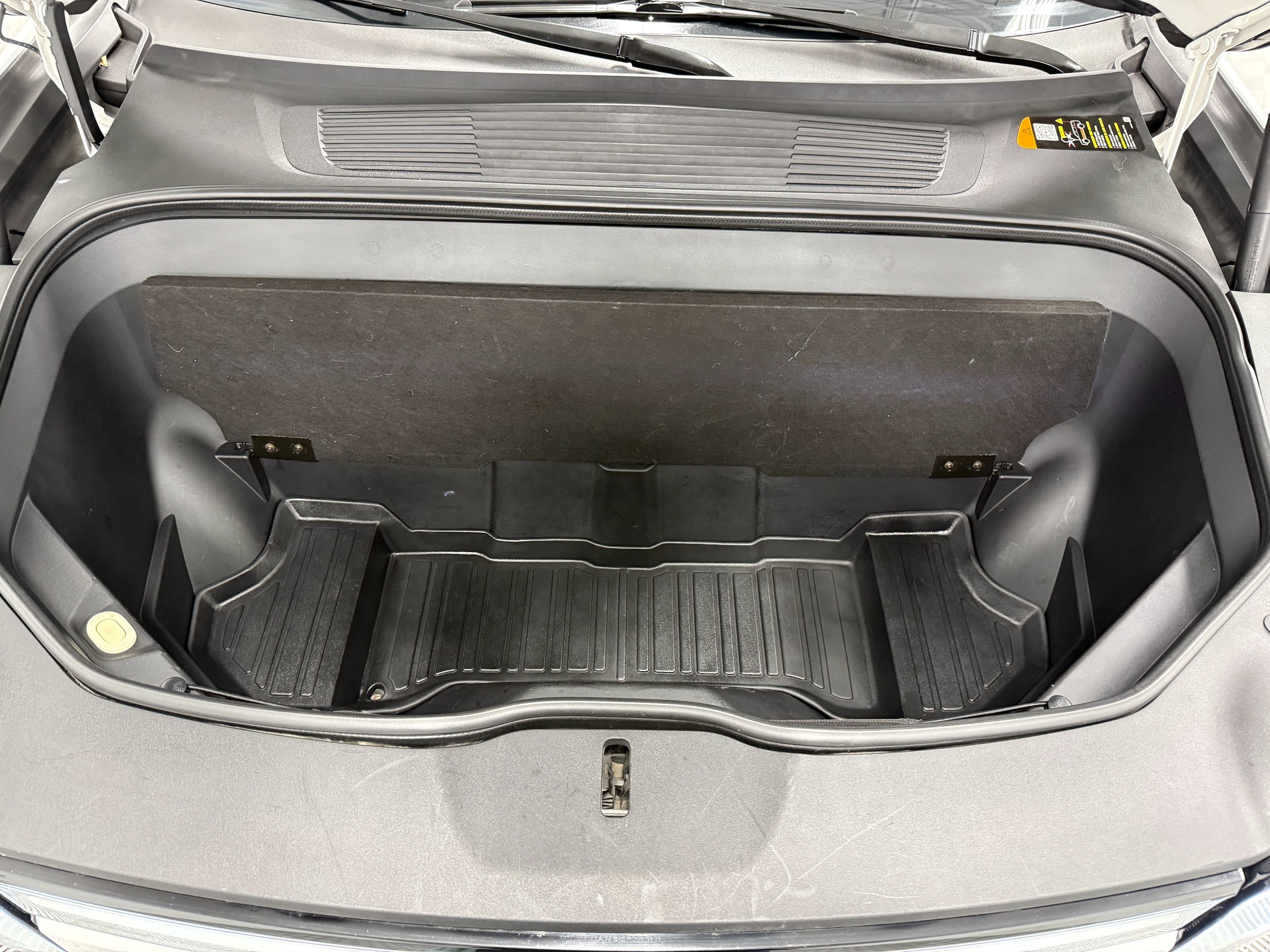 Rivian R1S photo 40