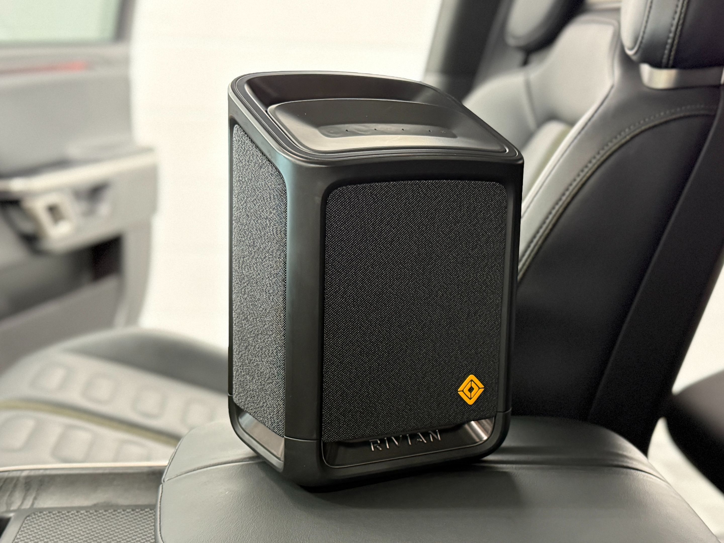 Rivian R1S photo 31