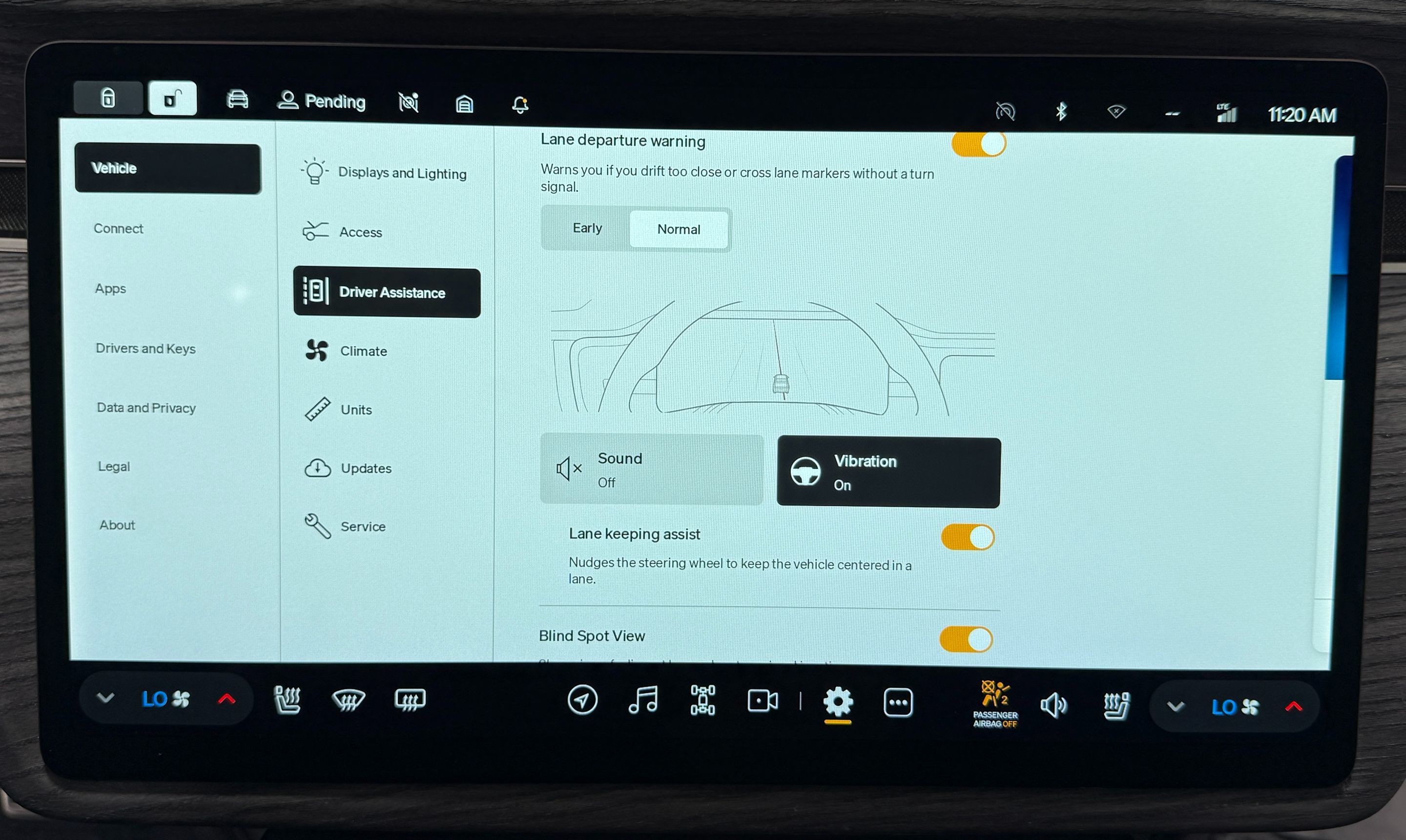 Rivian R1S photo 27