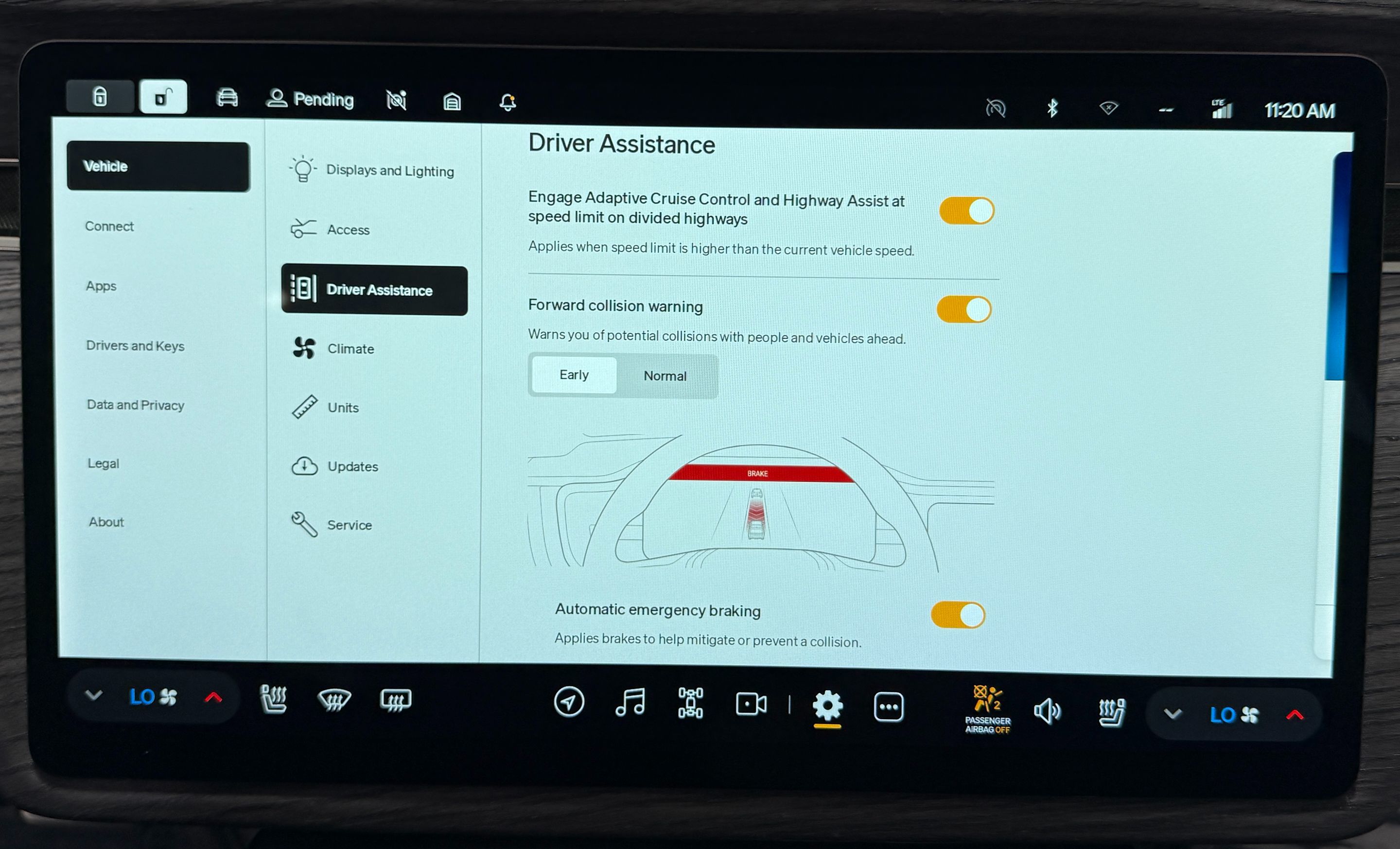 Rivian R1S photo 26