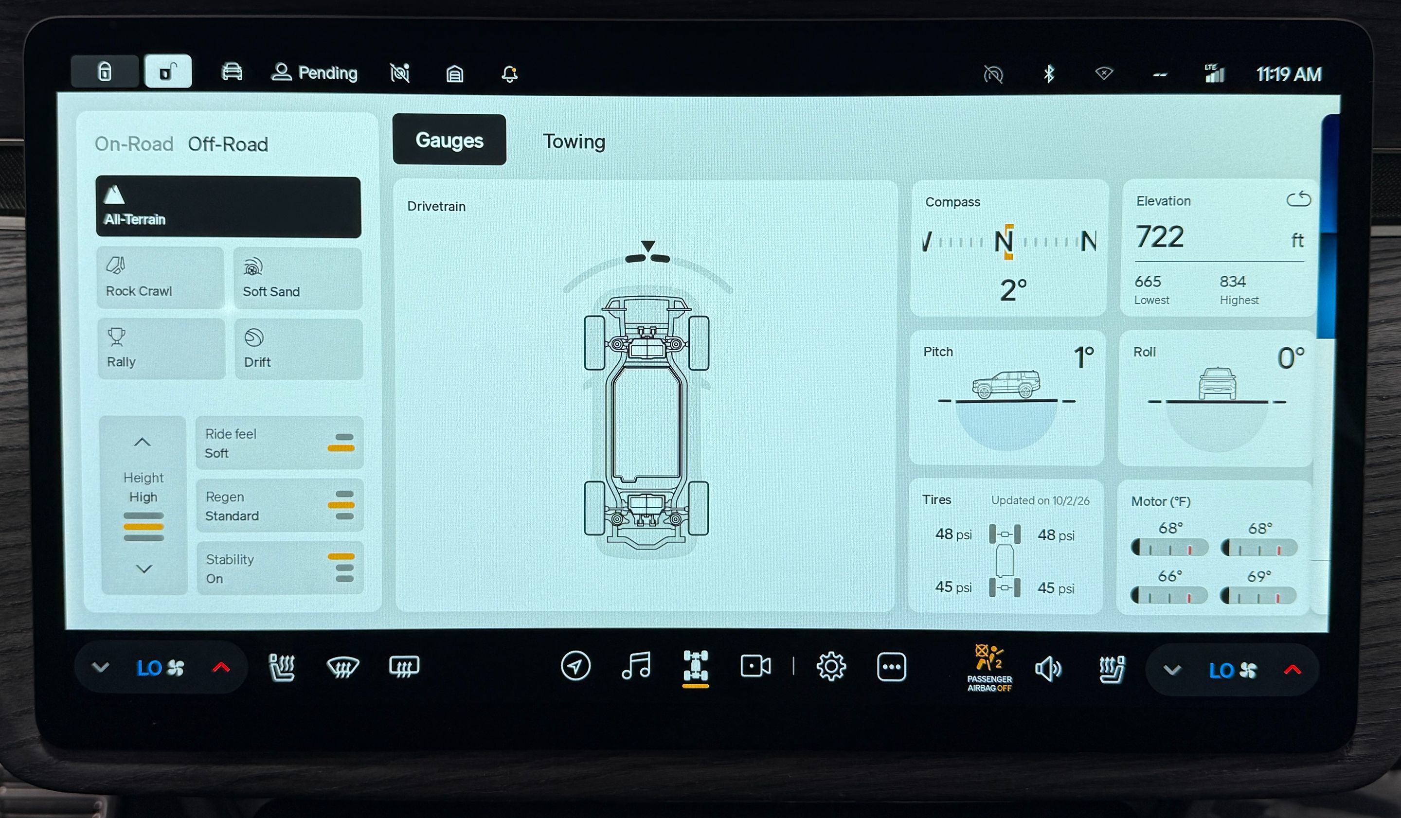 Rivian R1S photo 25