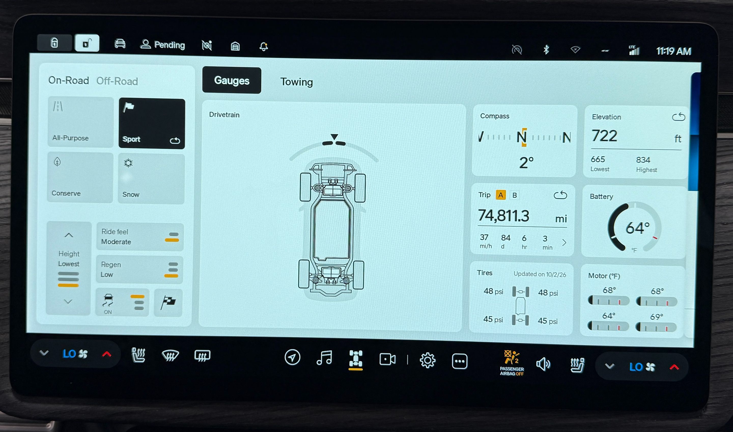 Rivian R1S photo 24