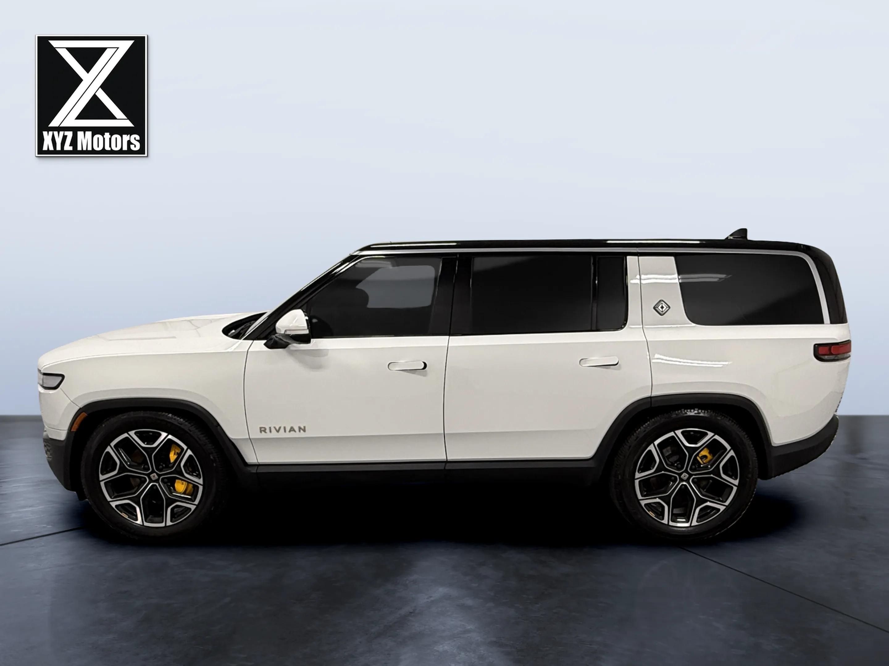 Rivian R1S photo 4