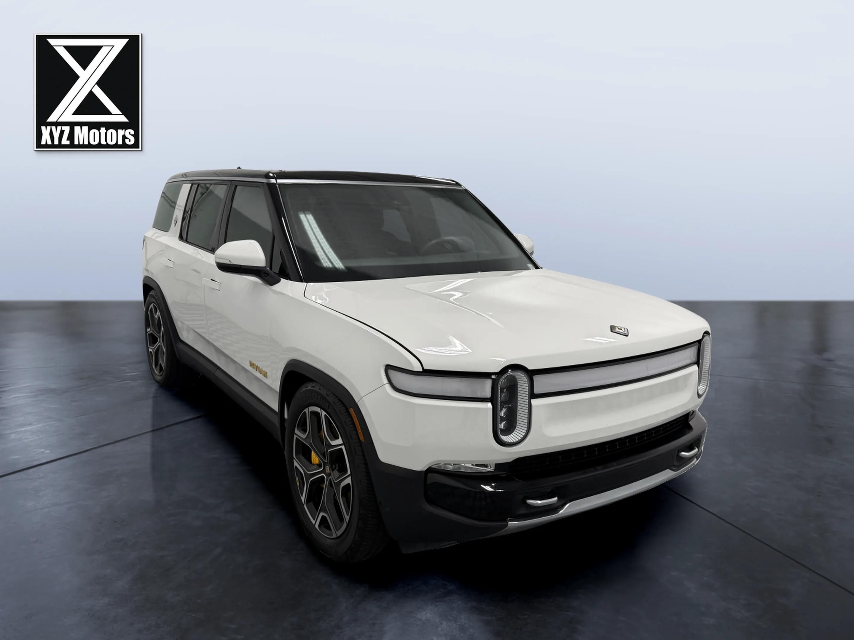 Rivian R1S photo 9