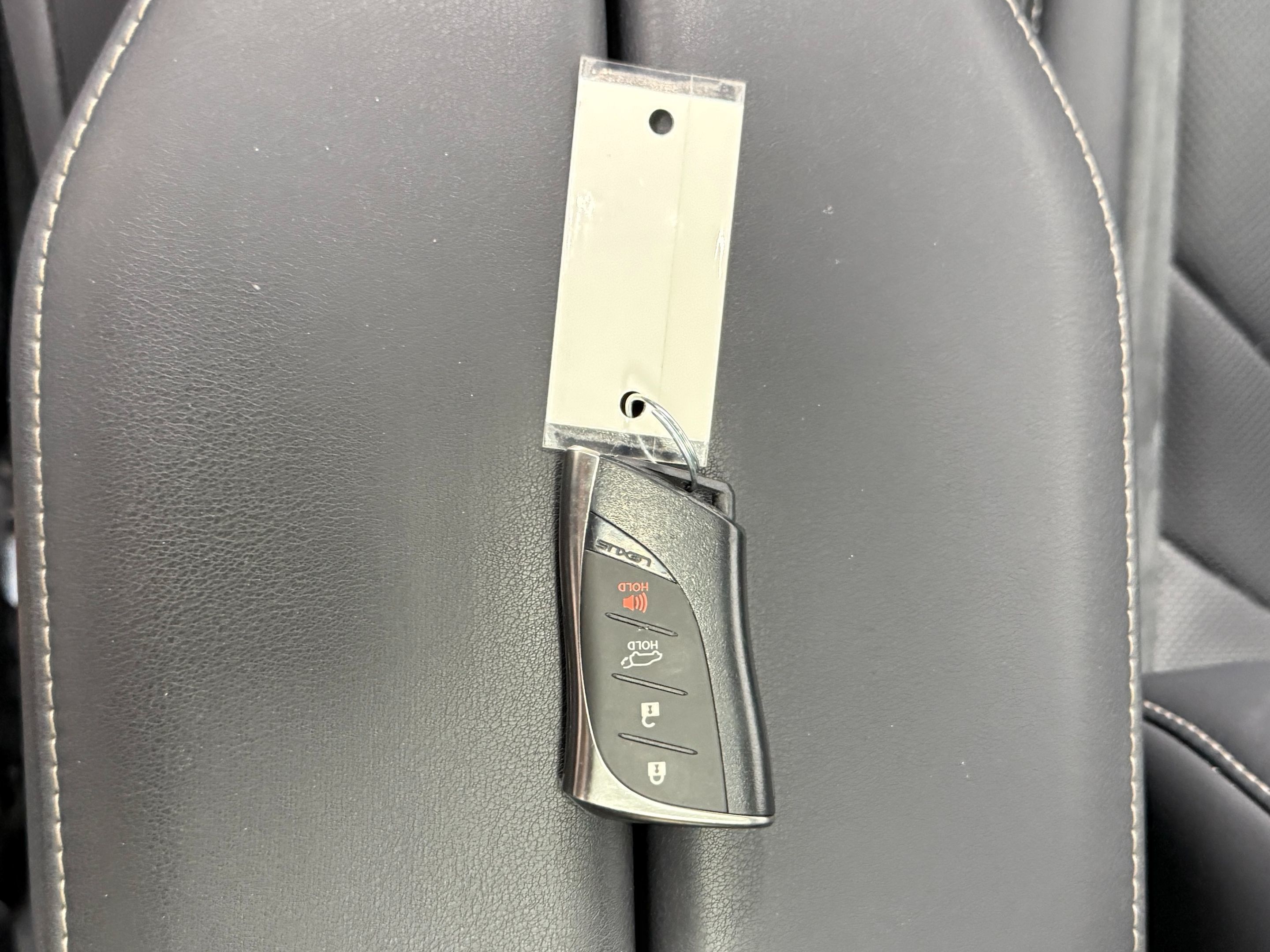 Lexus TX photo 43