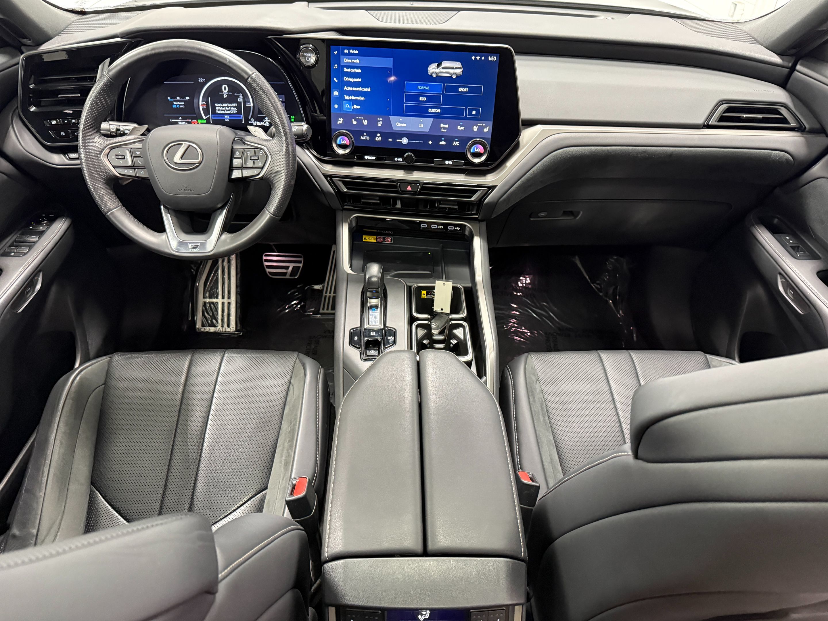 Lexus TX photo 14