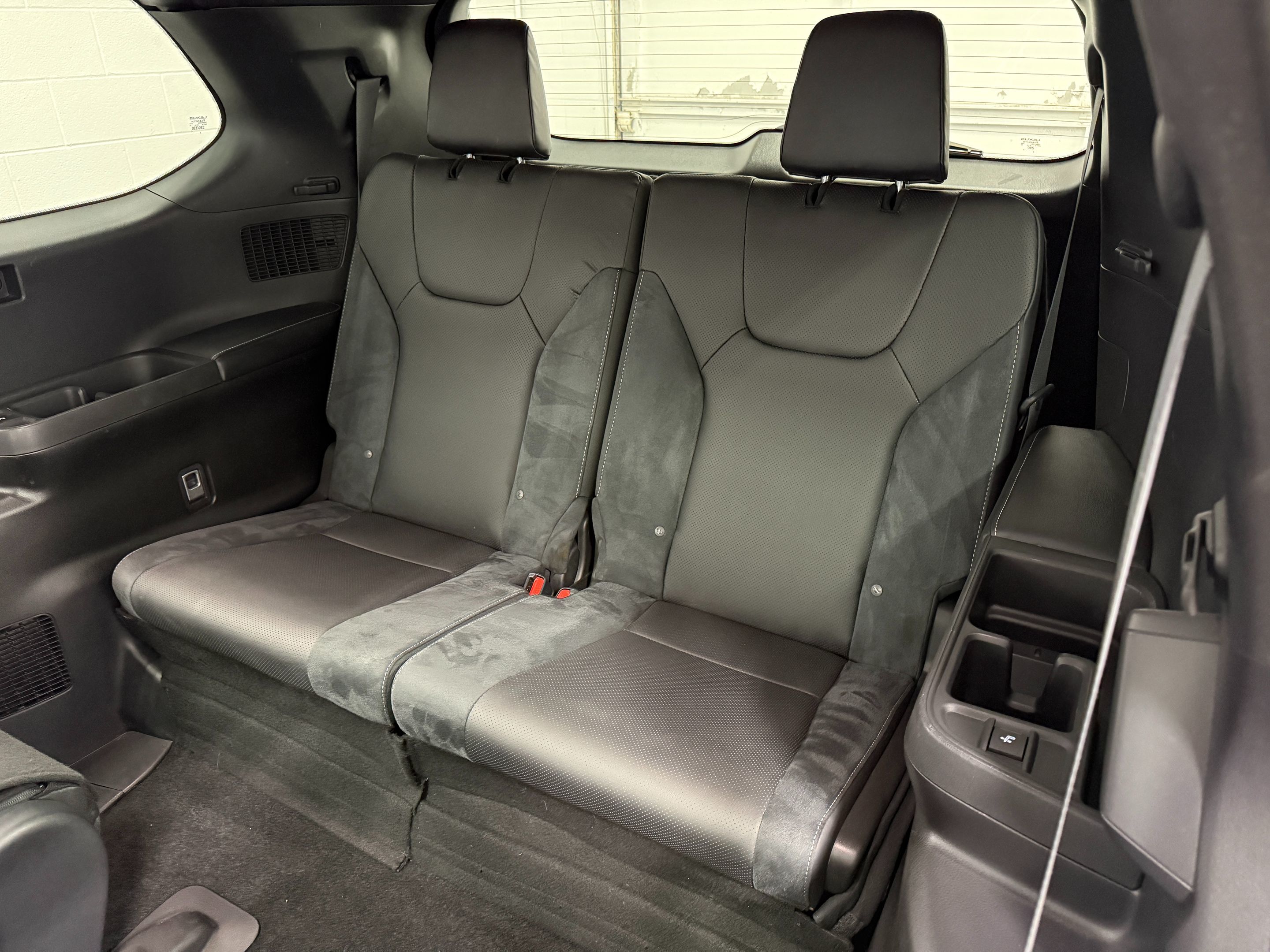 Lexus TX photo 16